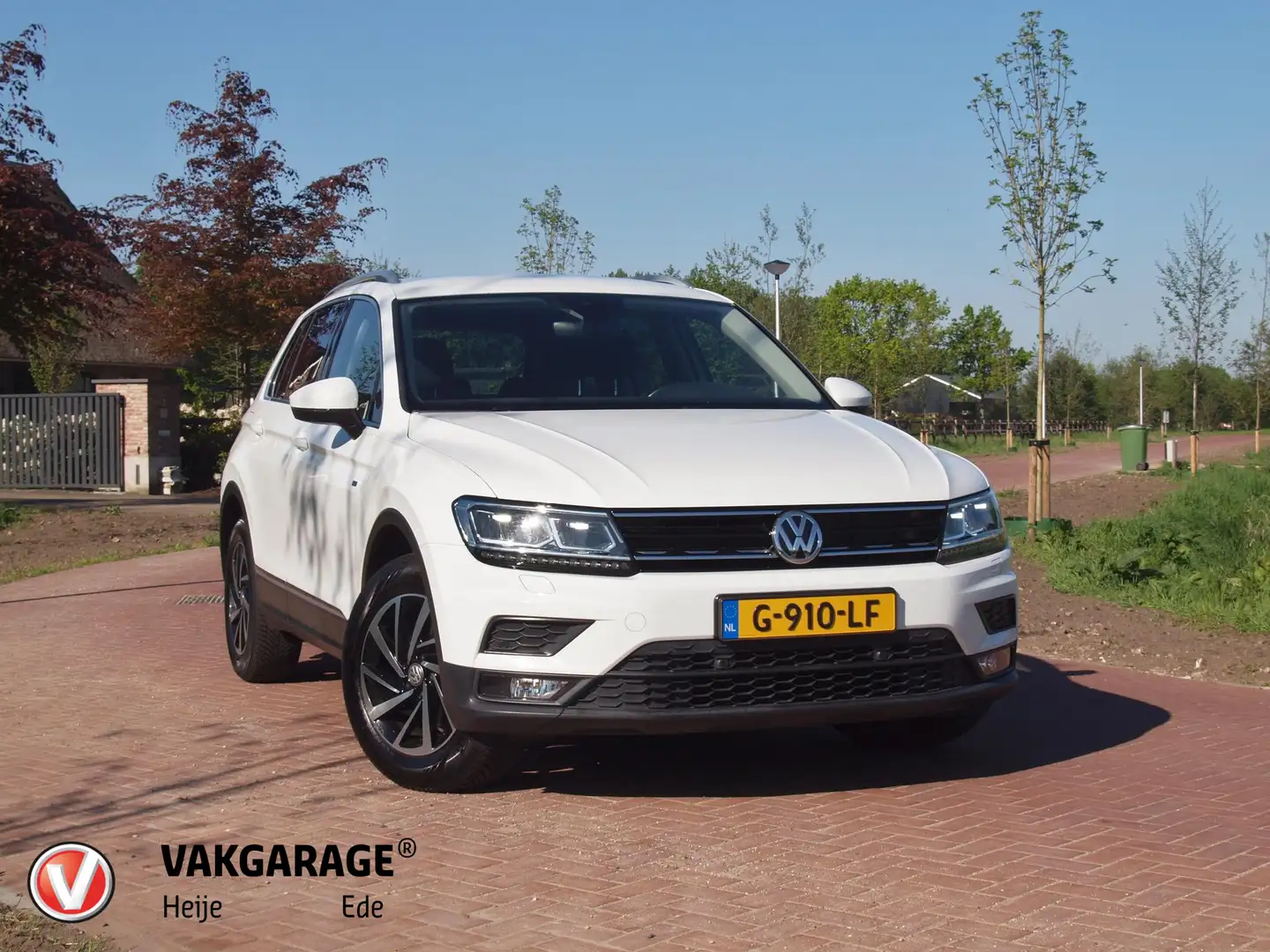 Volkswagen Tiguan 1.5 TSI ACT Highline | Apple Carplay | Led koplamp Blanco - 1
