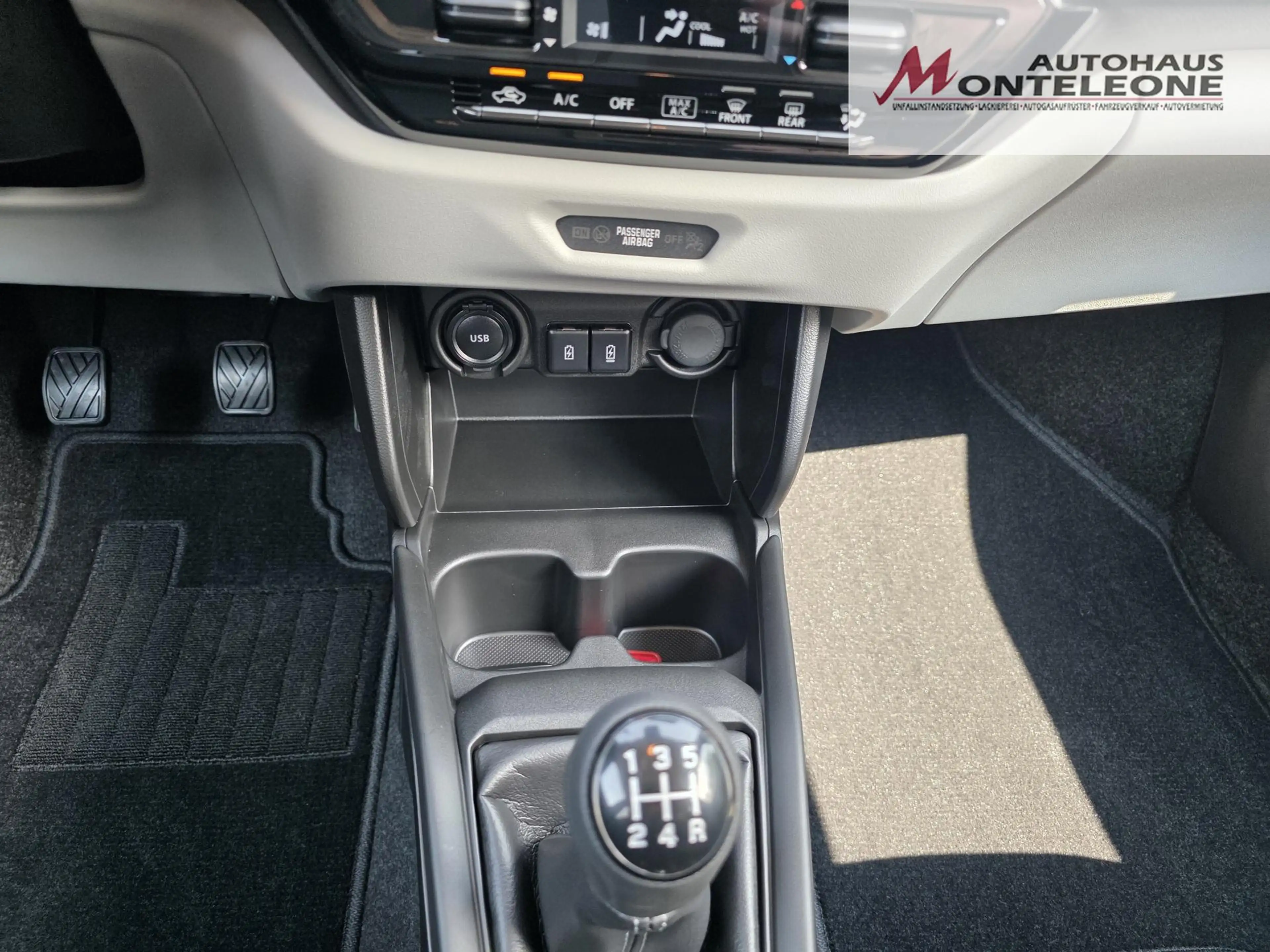 Suzuki Swift SWIFT 1.2 Dualjet Comfort Hybrid — photo 13