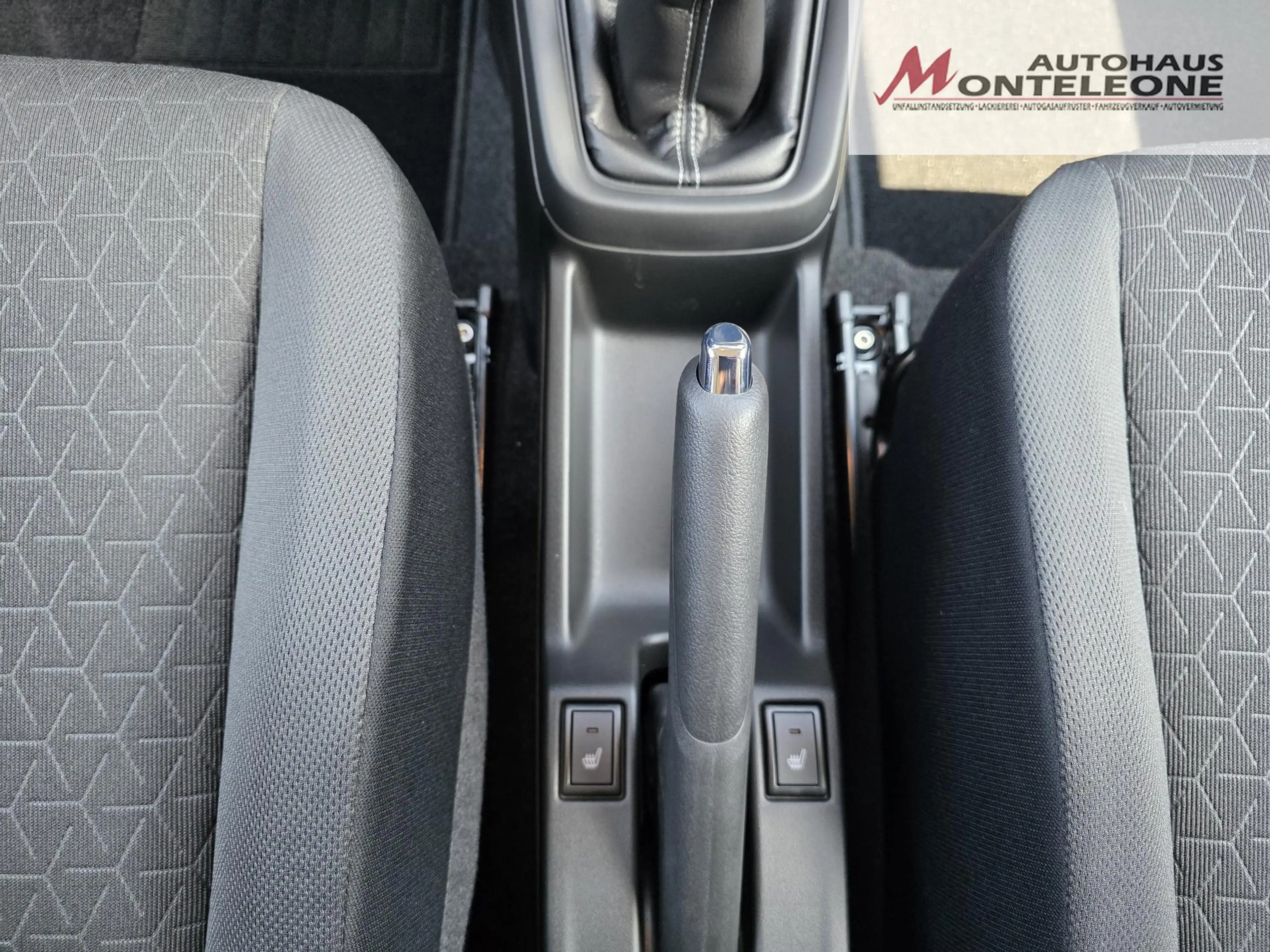 Suzuki Swift SWIFT 1.2 Dualjet Comfort Hybrid — photo 12