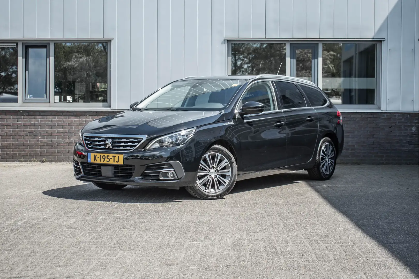 Peugeot 308 SW 1.2 PureTech Blue Lease Allure Schwarz - 1