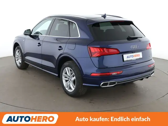 Audi Q5 view 4