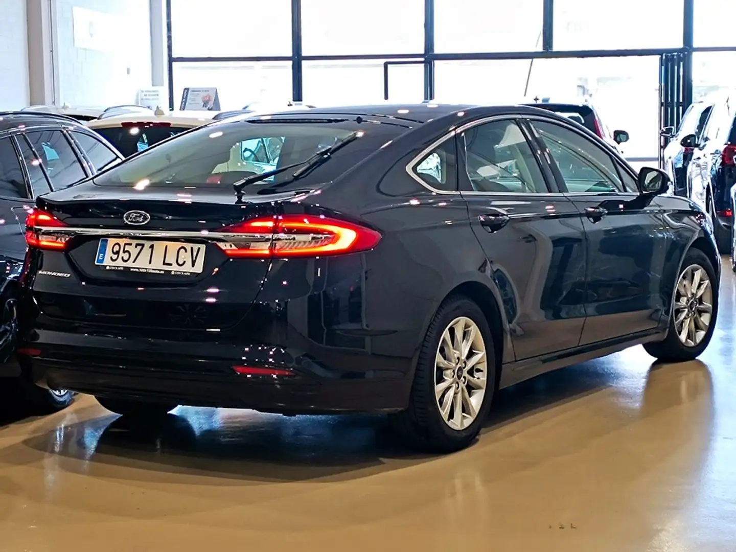 Ford Mondeo 2.0TDCI Titanium 150 Noir - 2