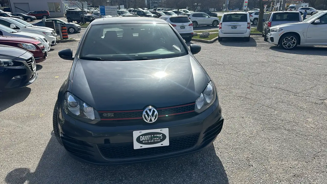 Volkswagen Golf GTI снимка Volkswagen Golf GTI