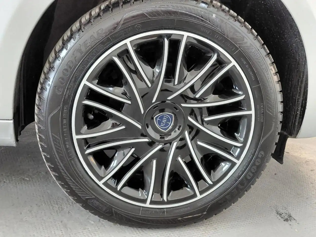 Lancia Ypsilon 2021 — фото 6