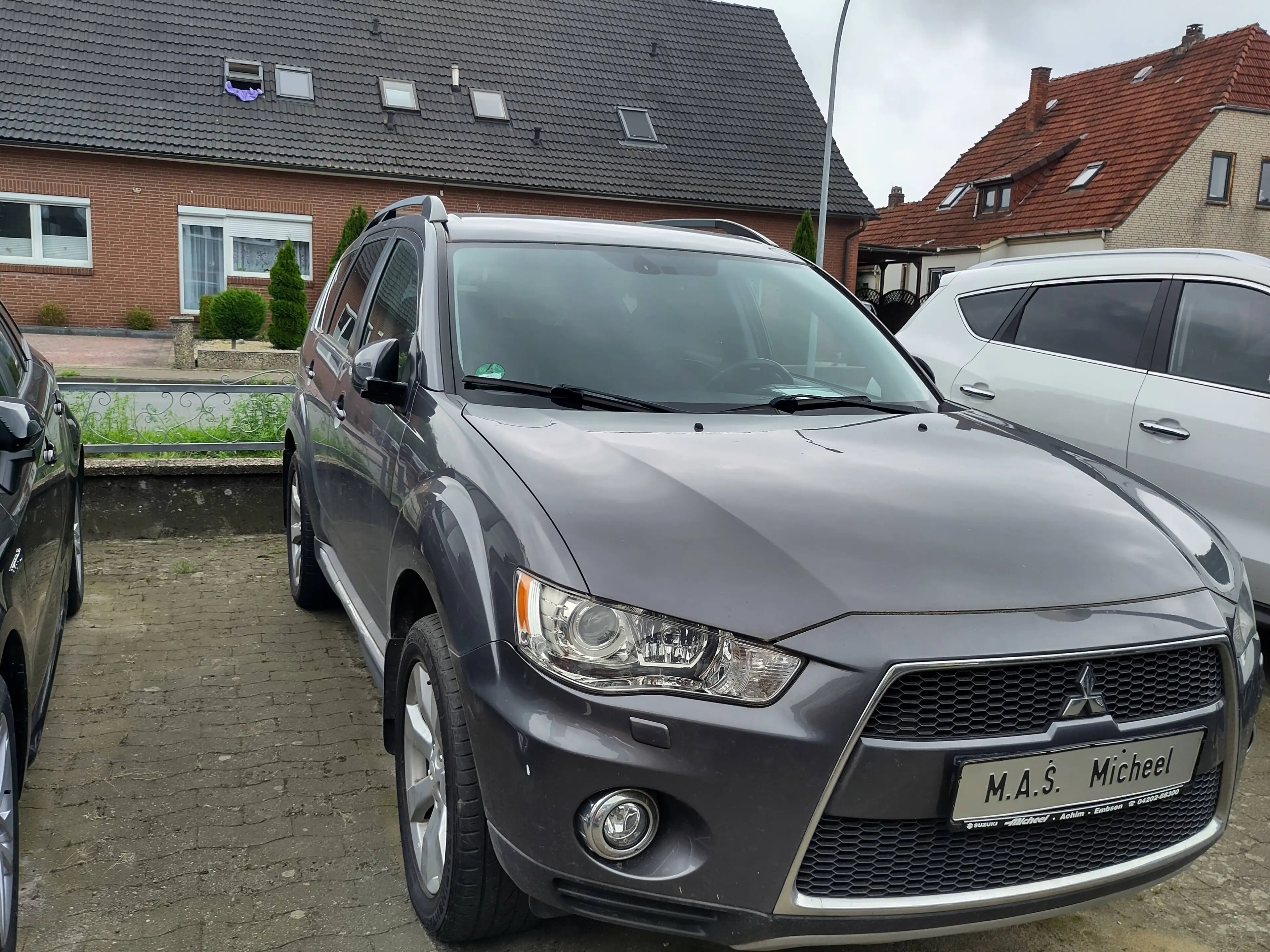 Mitsubishi Outlander 35 Jahre 4WD — photo 2