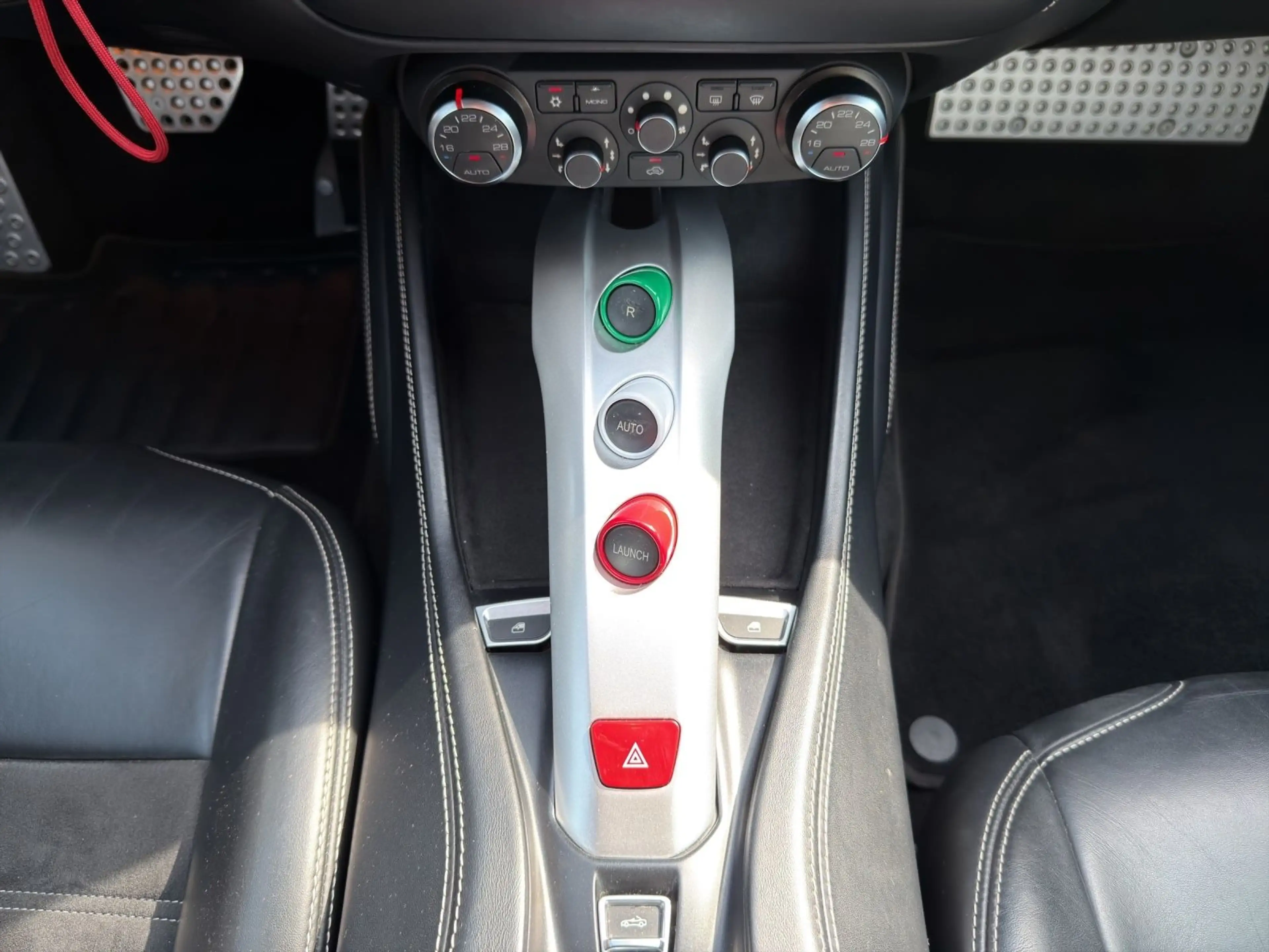 Ferrari California 3.9 V8 T *Garantie*Finanzierung* — photo 15