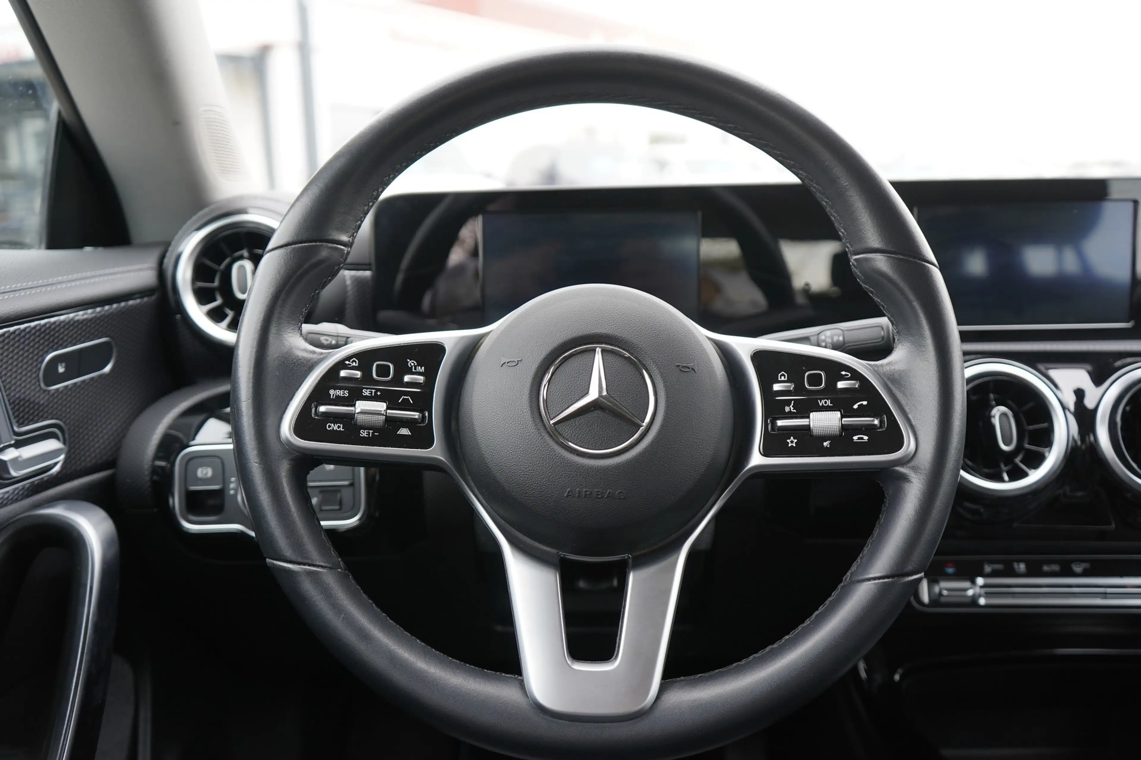 Mercedes-Benz CLA 250 Progressive 4Matic LED ACC Leder Keyless-G — photo 7