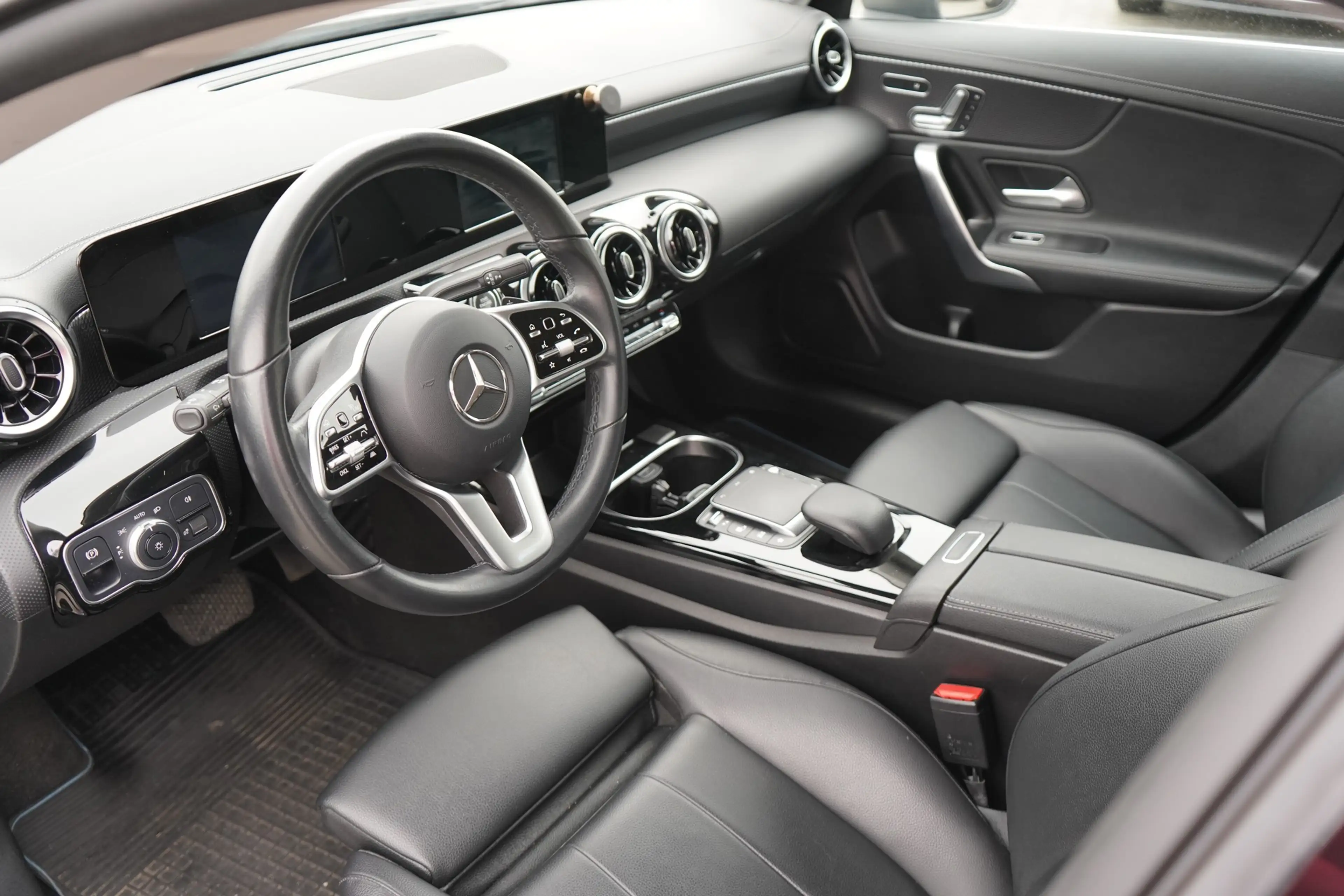 Mercedes-Benz CLA 250 Progressive 4Matic LED ACC Leder Keyless-G — photo 6
