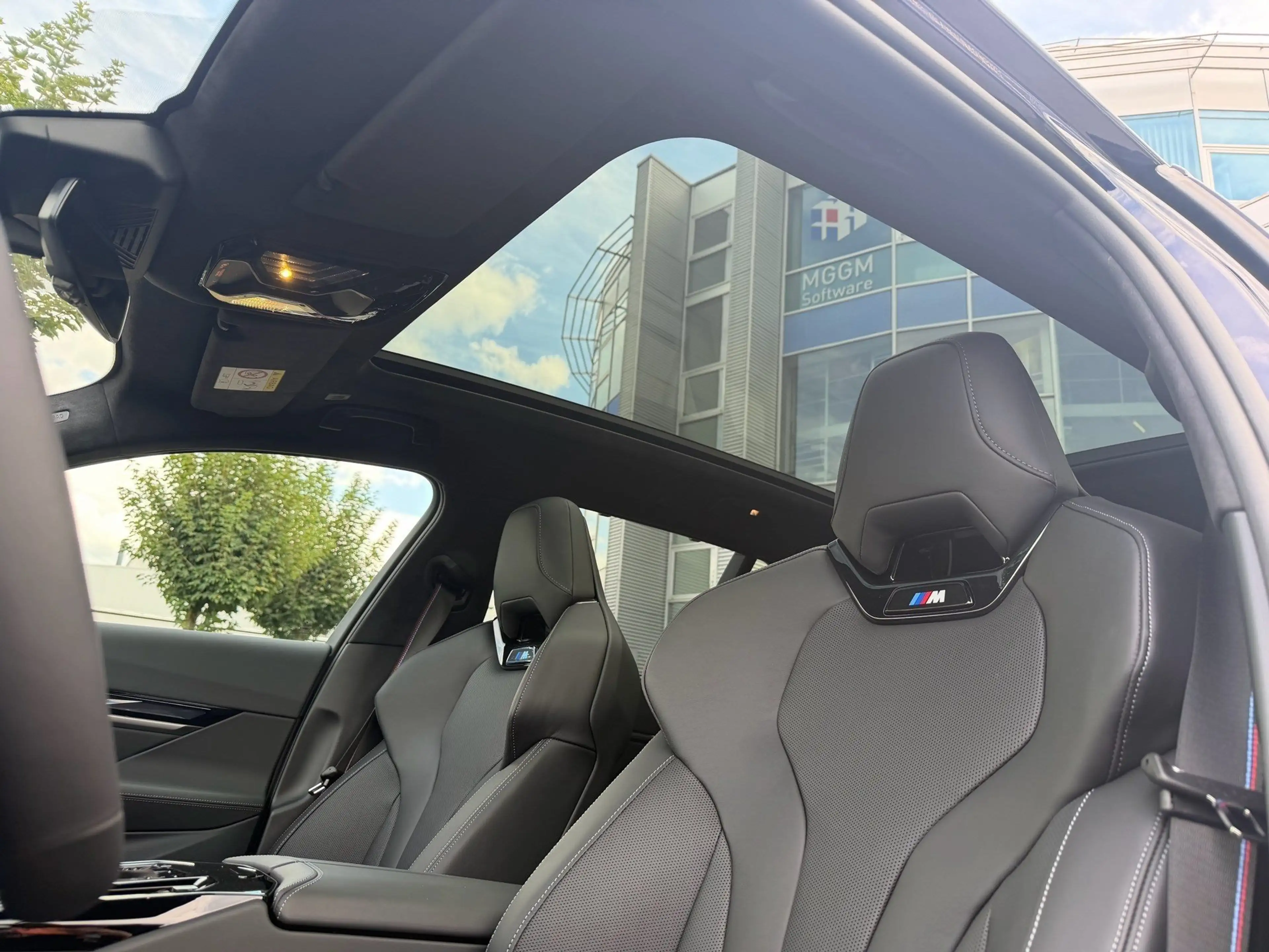 BMW 550 e xDrive Touring M-Sport Pro, Pano, 21", HuD, AHK — photo 11