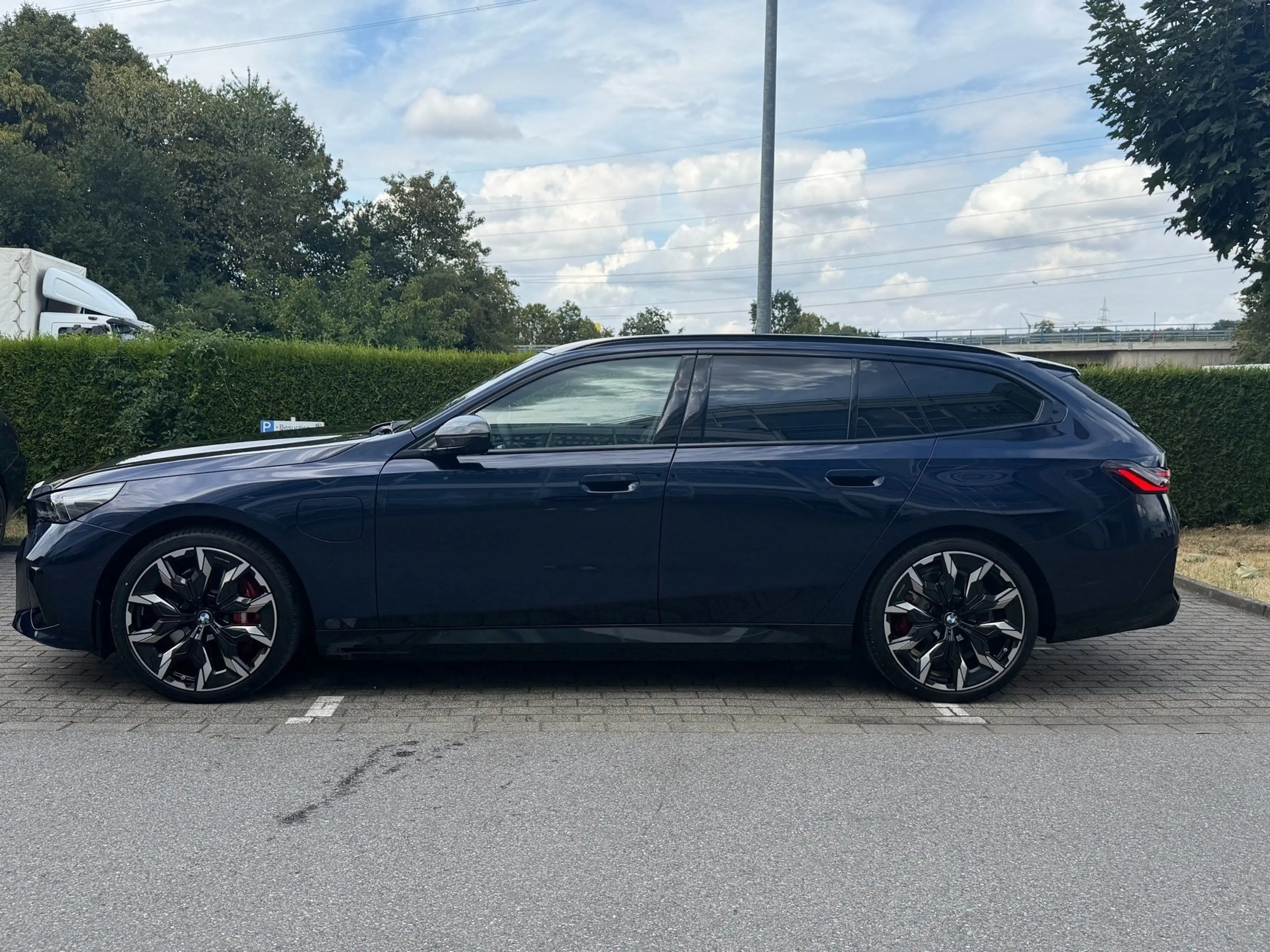 BMW 550 e xDrive Touring M-Sport Pro, Pano, 21", HuD, AHK — photo 4