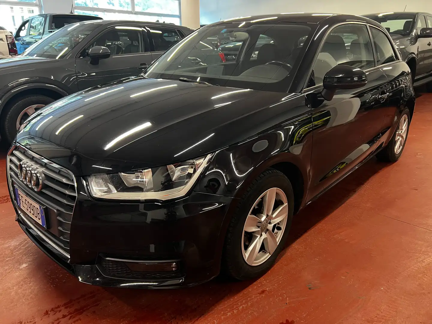 Audi A1 A1 1.0 tfsi Ultra 82cv Noir - 1
