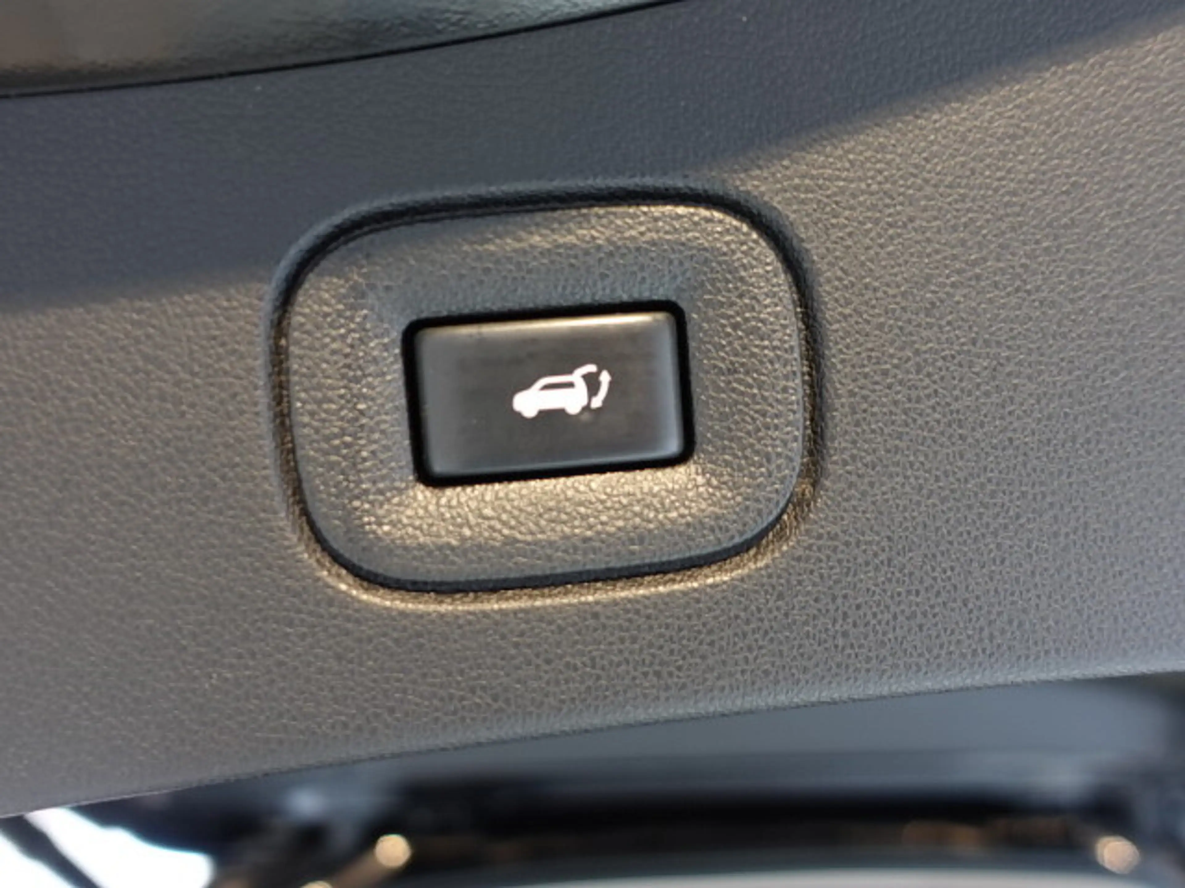 Renault Koleos dCi 185 4WD Initiale X-Tronic Aut. — photo 8
