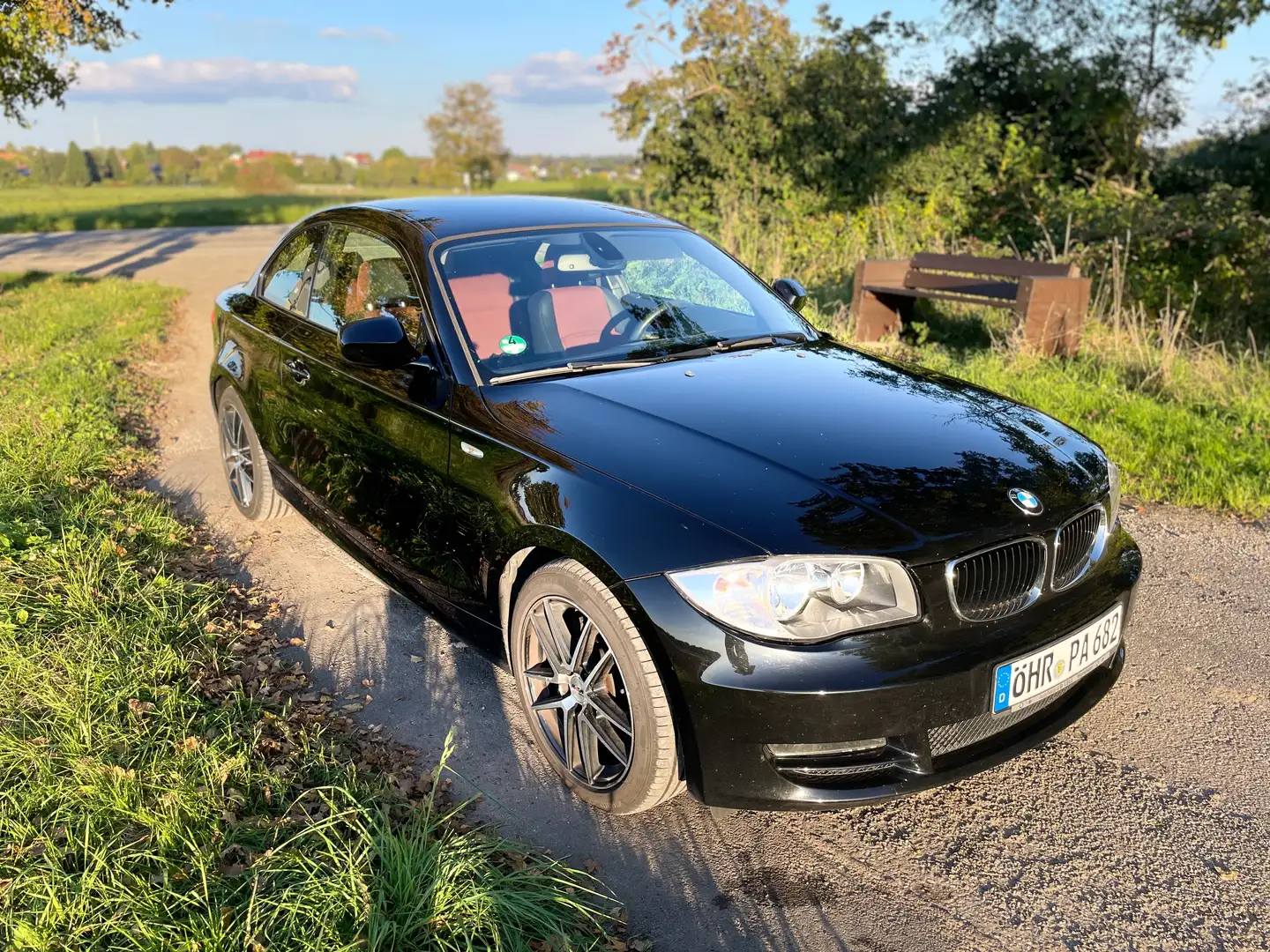 BMW 125 125i Coupe Unfallfrei, 2.Hand, 6-Zylinder Schwarz - 1