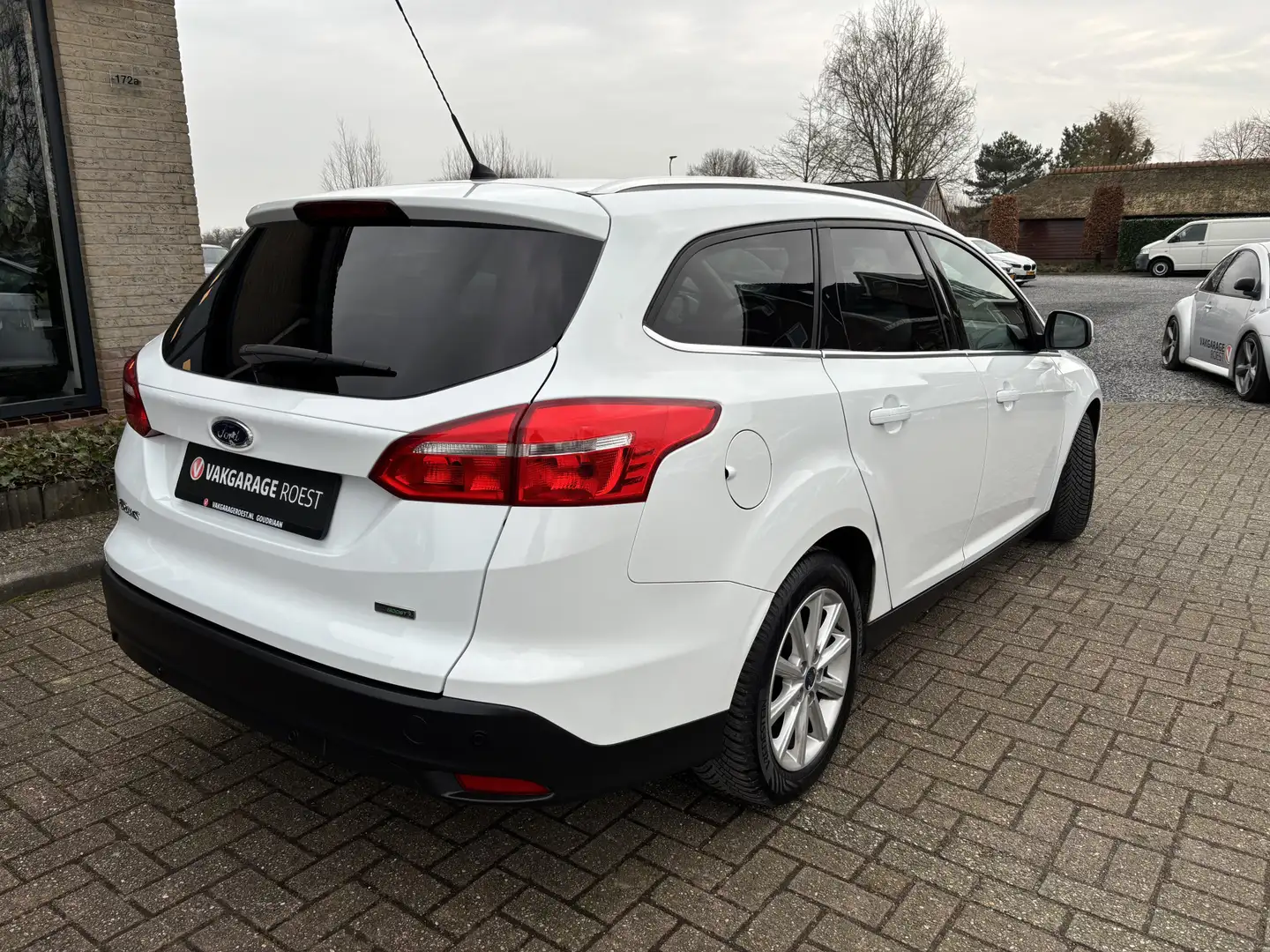 Ford Focus Wagon 1.0 Turbo Titanium Navigatie / Stoelverwarmi Weiß - 2