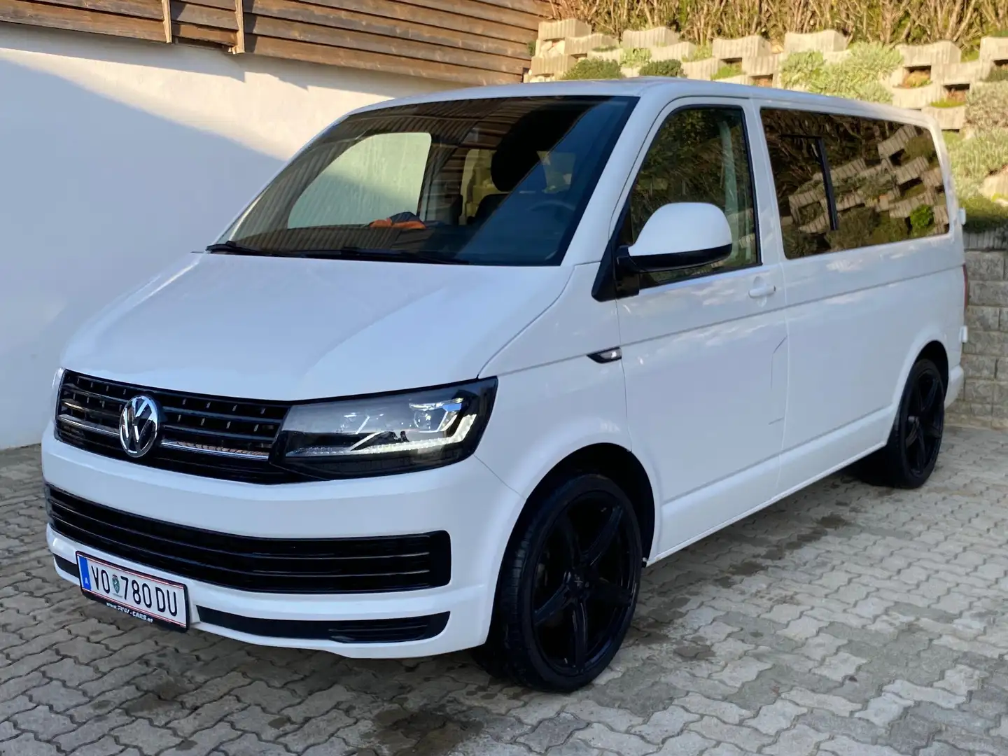 Volkswagen T6 Transporter 140ps Weiß - 1