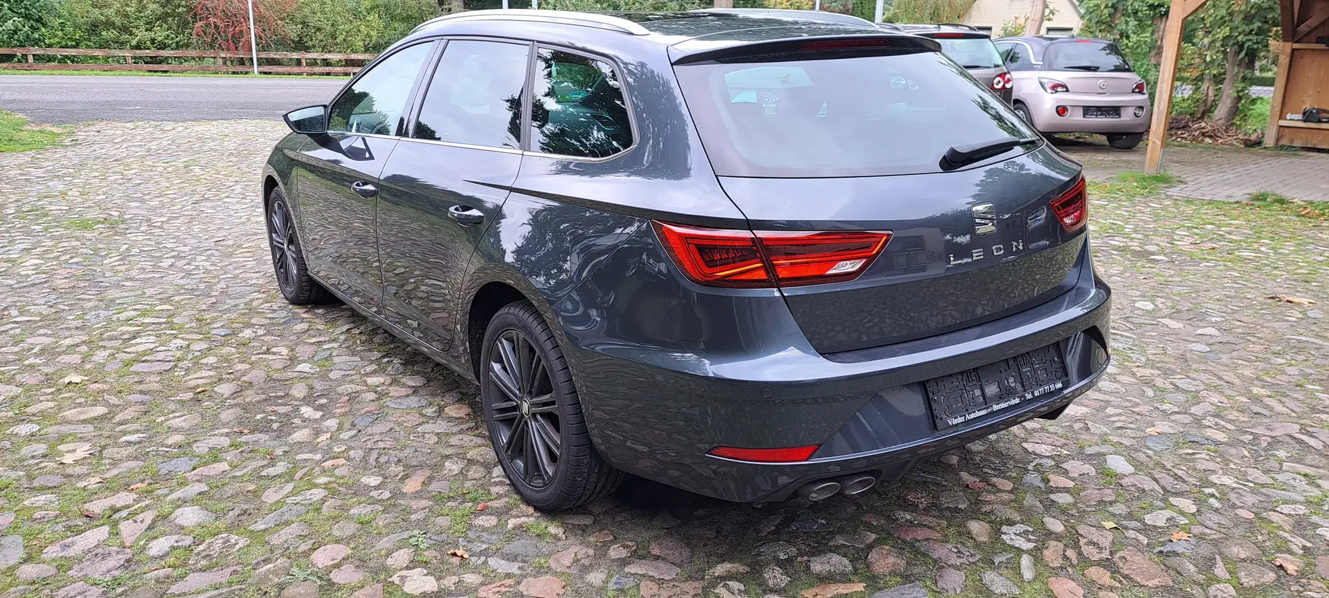 SEAT Leon Xcellence Grau - 2