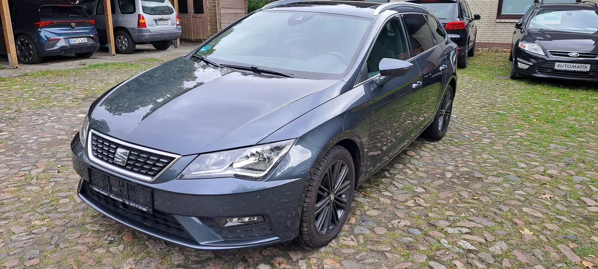 SEAT Leon Xcellence Grau - 1