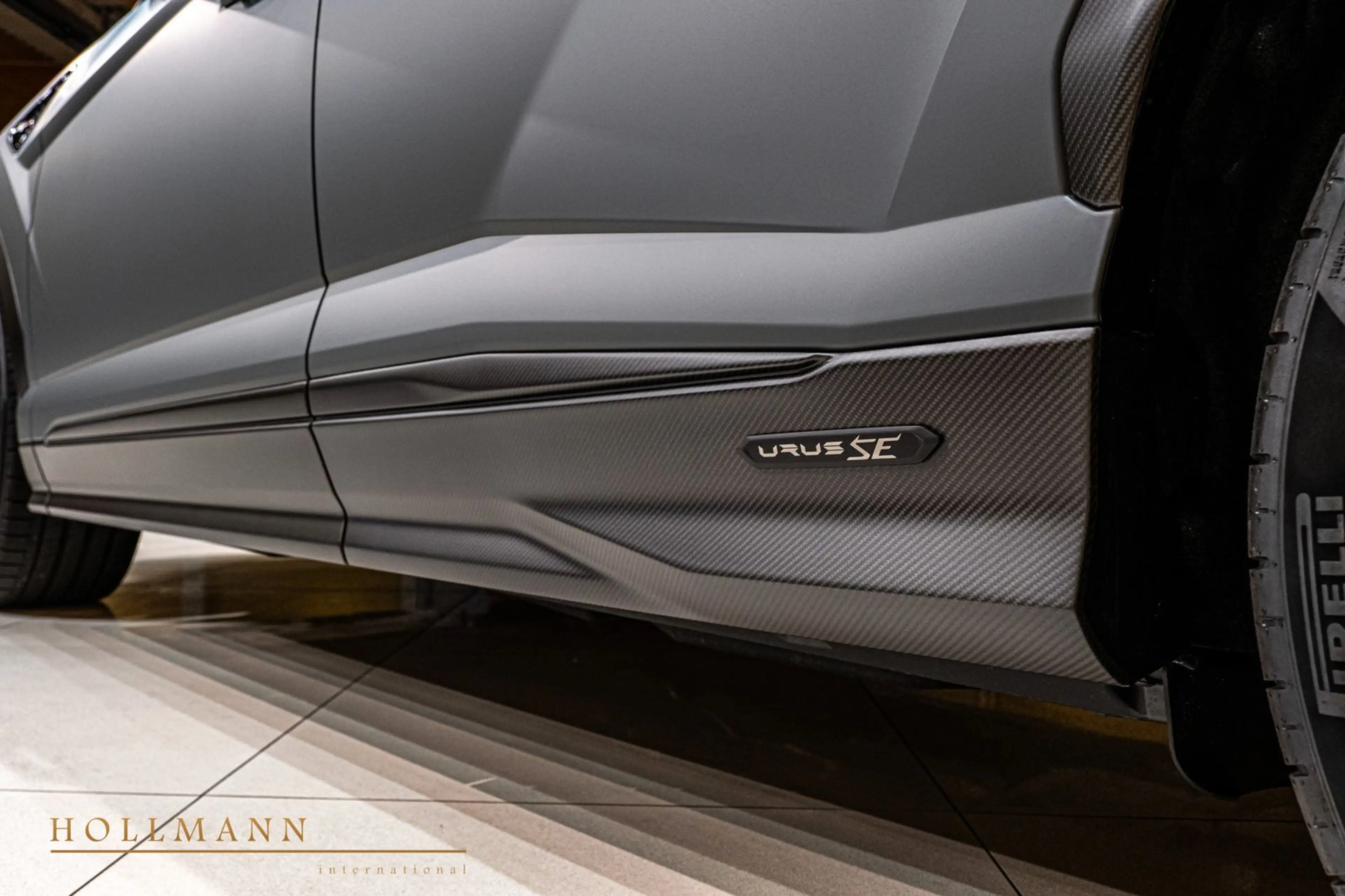 Lamborghini Urus SE + B&O + BIG CARBON PACK + PANO + — photo 13