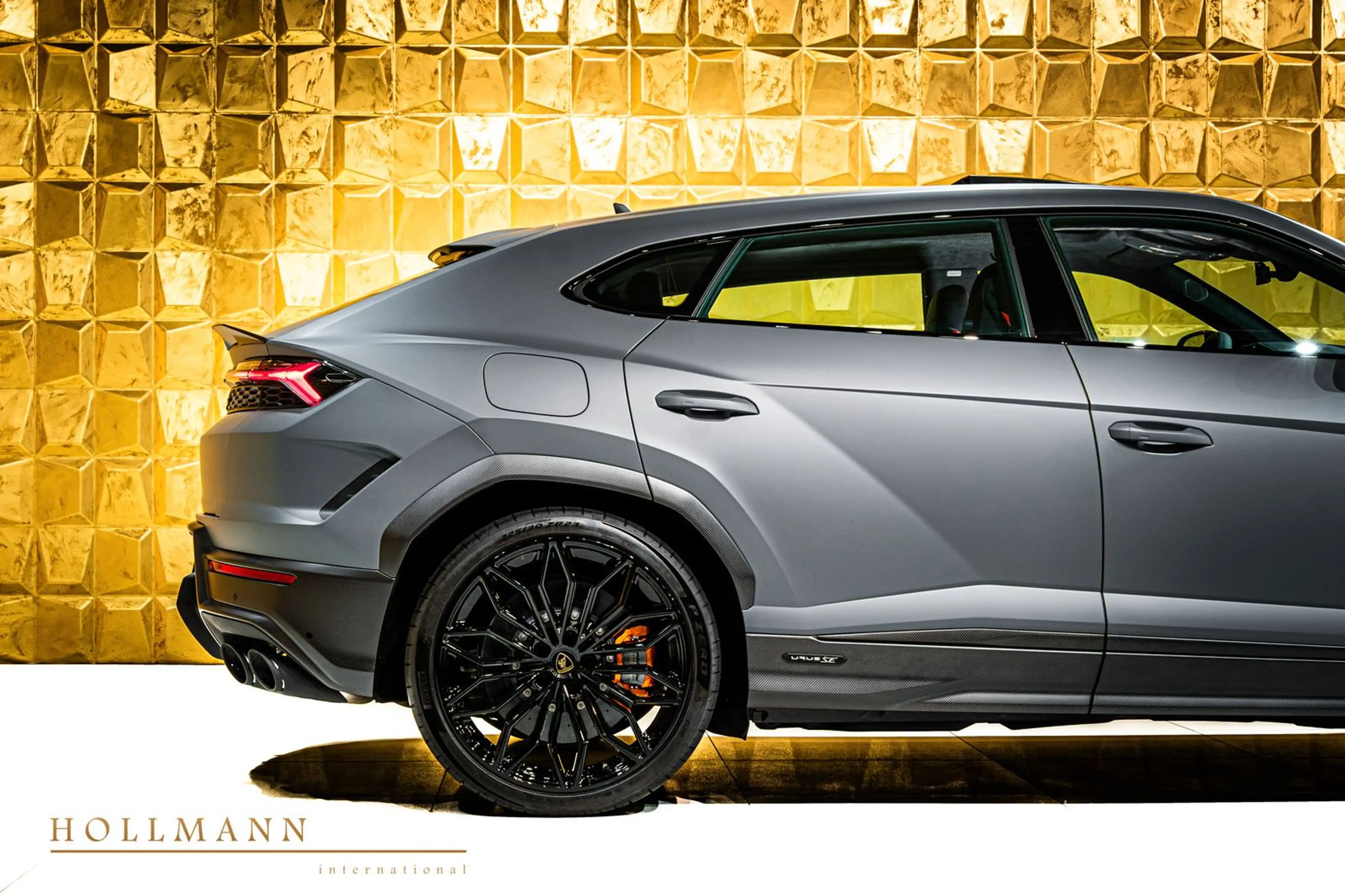 Lamborghini Urus SE + B&O + BIG CARBON PACK + PANO + — photo 15
