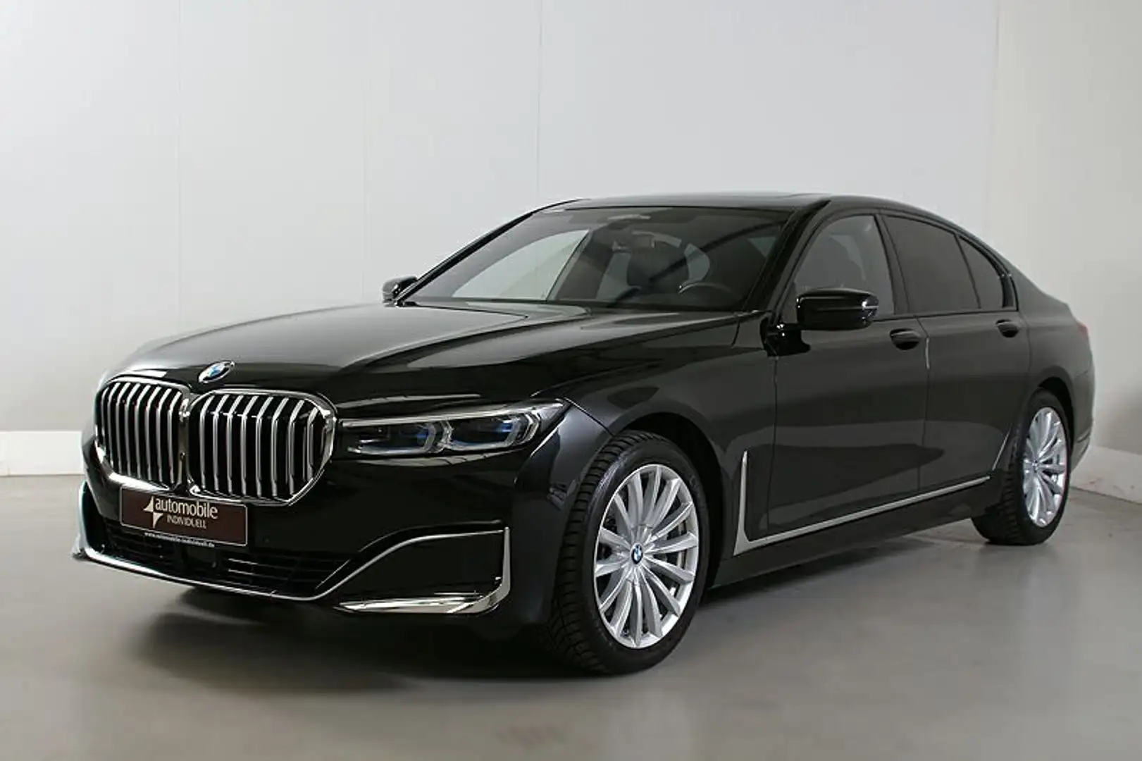BMW 750 i xDr AHK Standh Laser TV ACC HuD LiveCockpit Noir - 1