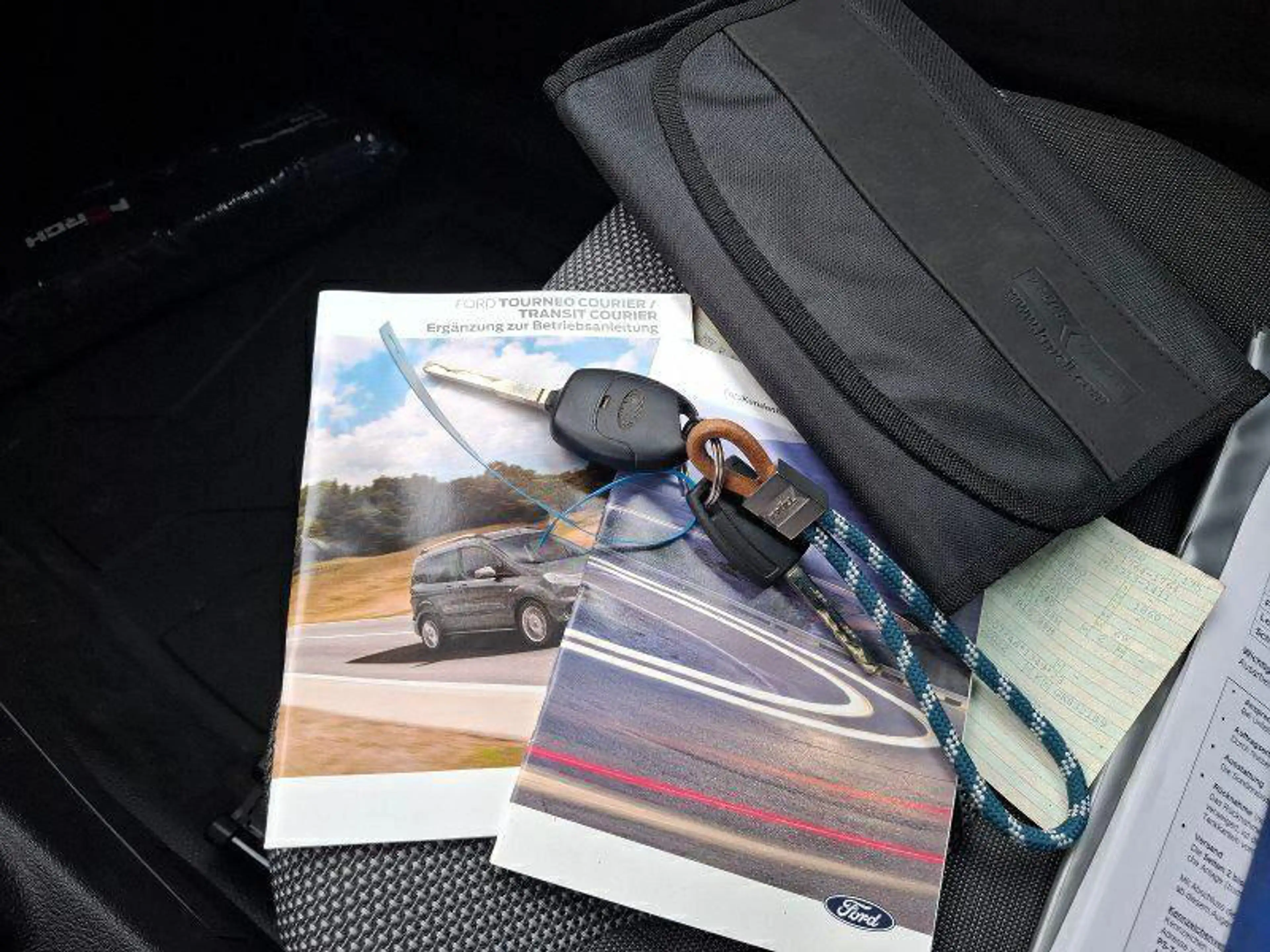 Ford Transit Courier 1.5 TDCi RADIO — photo 10