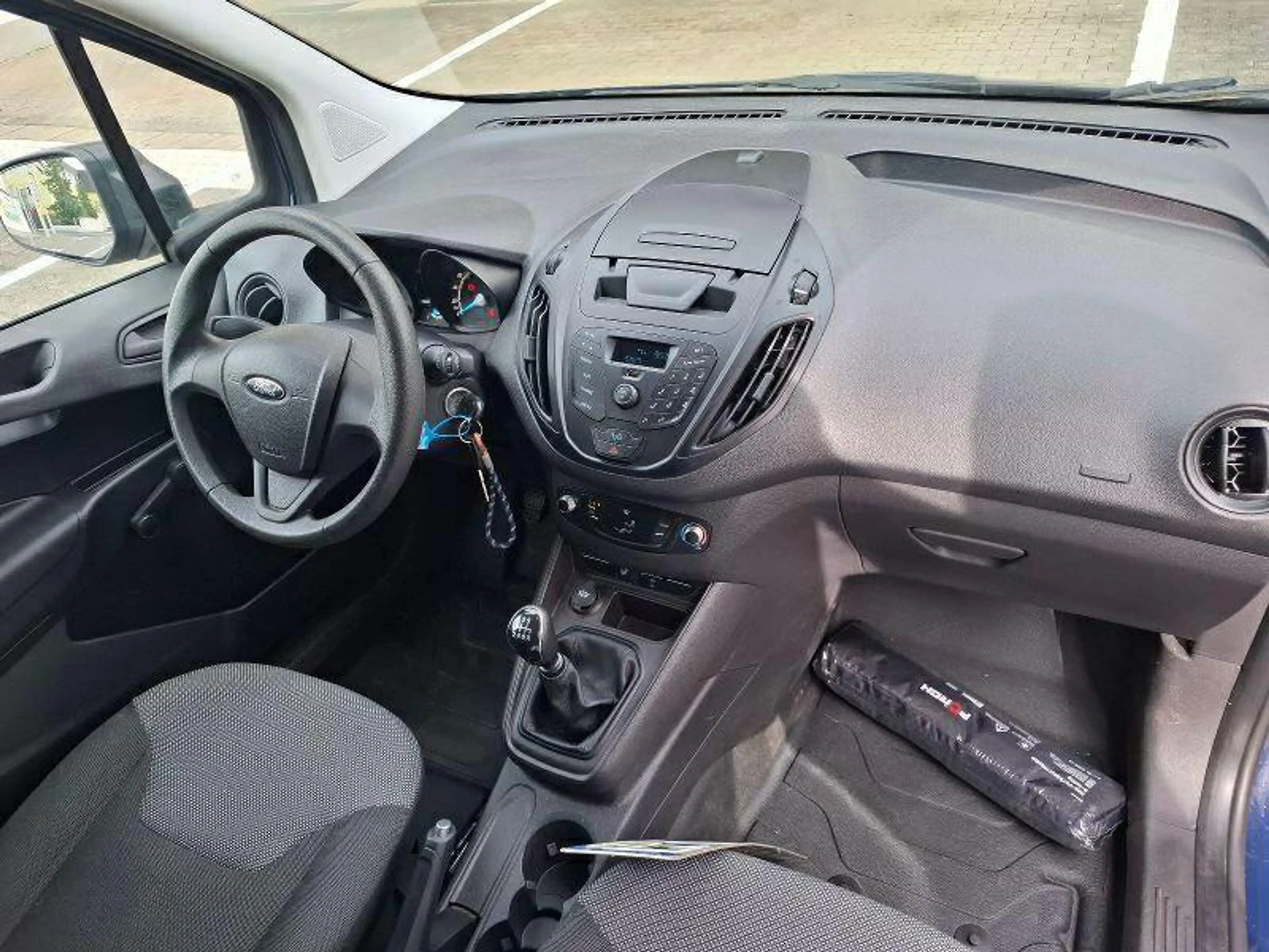 Ford Transit Courier 1.5 TDCi RADIO — photo 5
