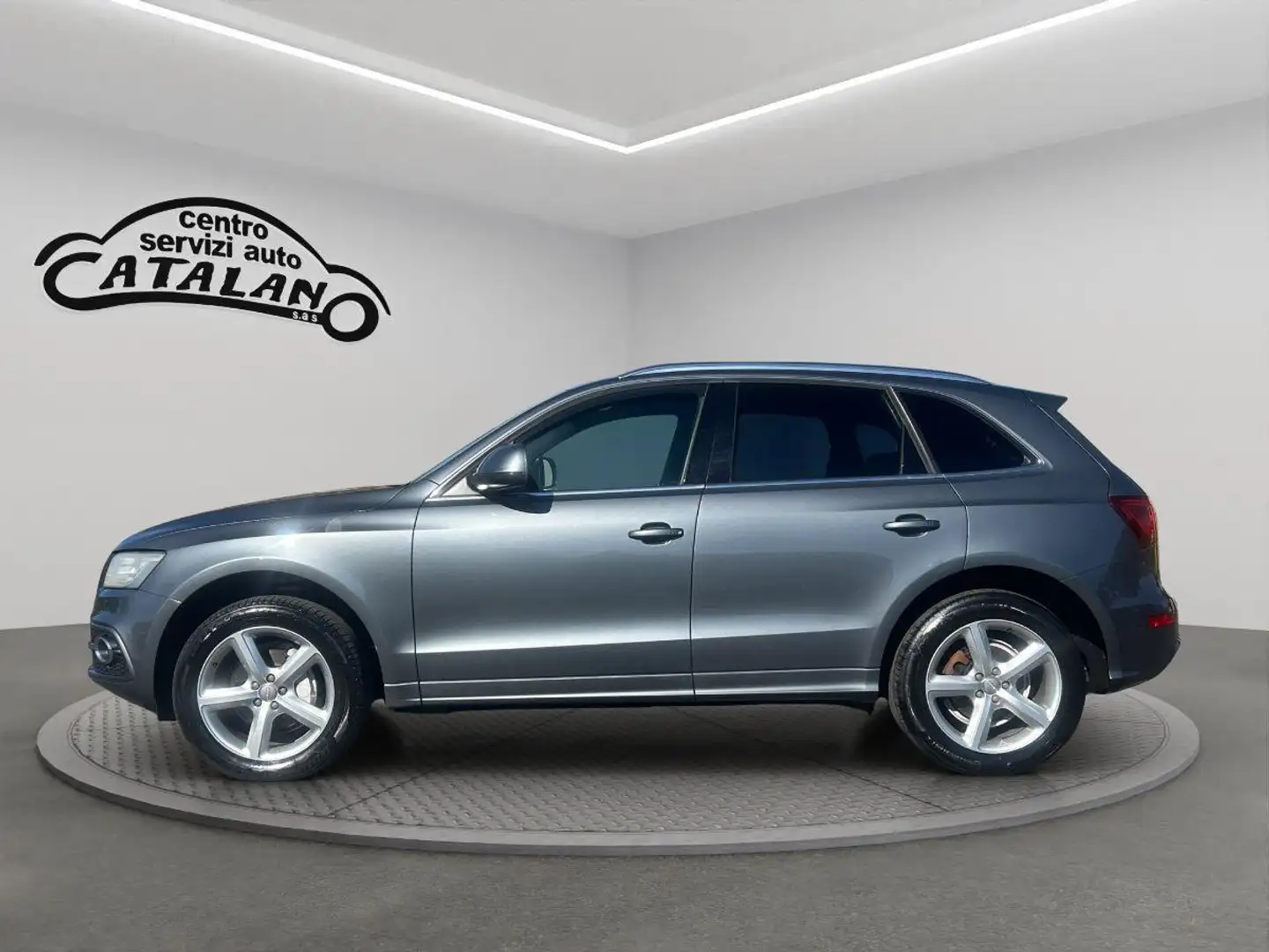 Audi Q5 2.0 TDI 143 CV quattro Advanced Plus S LINE Gris - 2