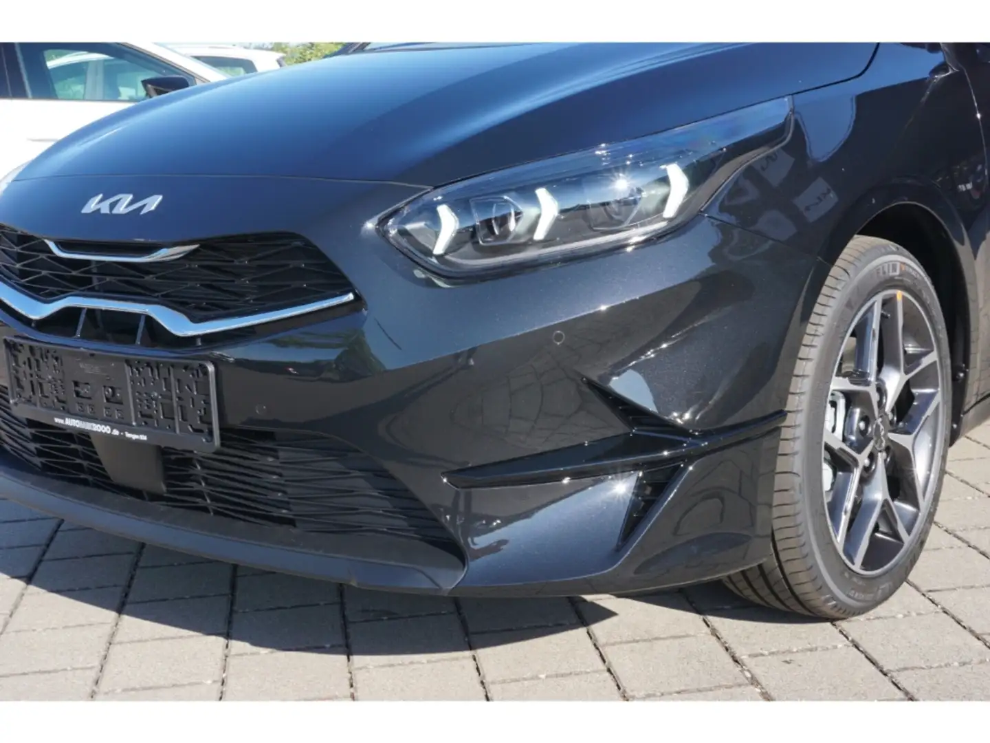 Kia Ceed SW / cee'd SW 1.5T 140 48V Ultimate DCT Navi Kamera ACC SHZ Schwarz - 2