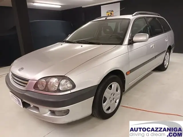Toyota Avensis 1.6 16v 110cv STATION WAGON SOL PARI AL NUOVO