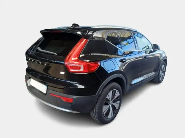 Volvo XC40 view 4