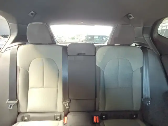 Volvo XC40 view 11