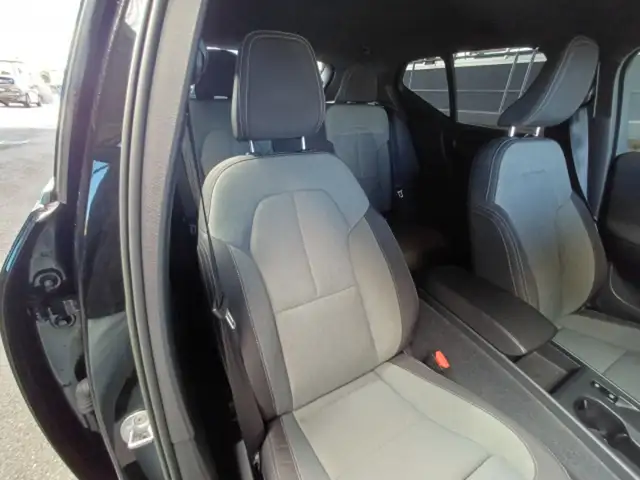 Volvo XC40 view 10