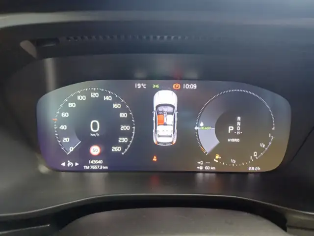 Volvo XC40 view 8