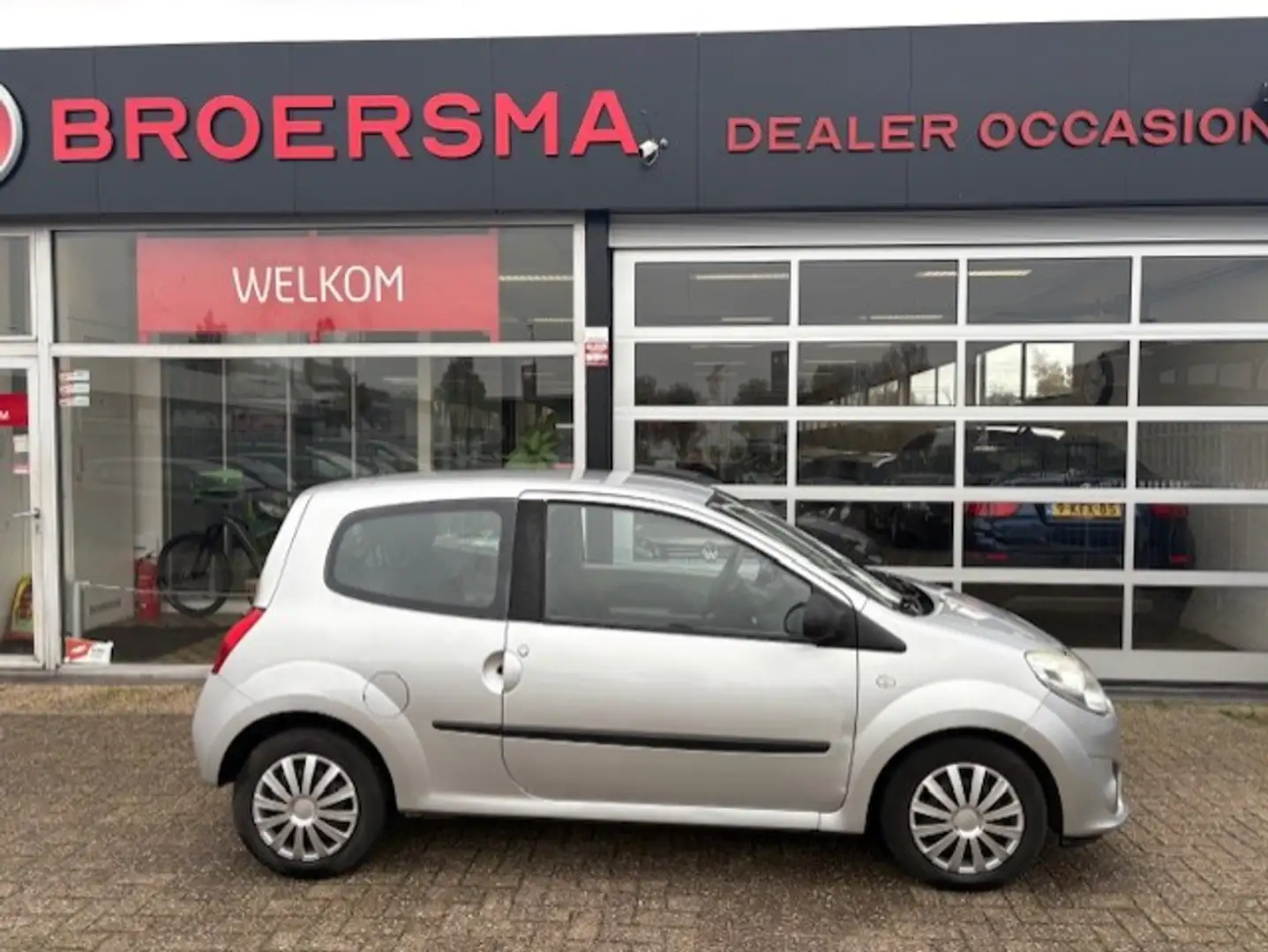Renault Twingo 1.2-16V Dynamique NIEUWE  APK BIJ AFLEVERING. VAST Grijs - 2