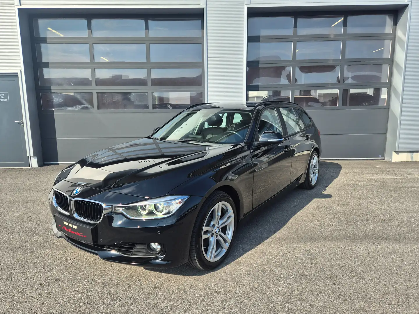 BMW 330 330d xDrive,Navi,PDC,SHZ,LEDER,HEAD UP,AHK,usw... Schwarz - 2