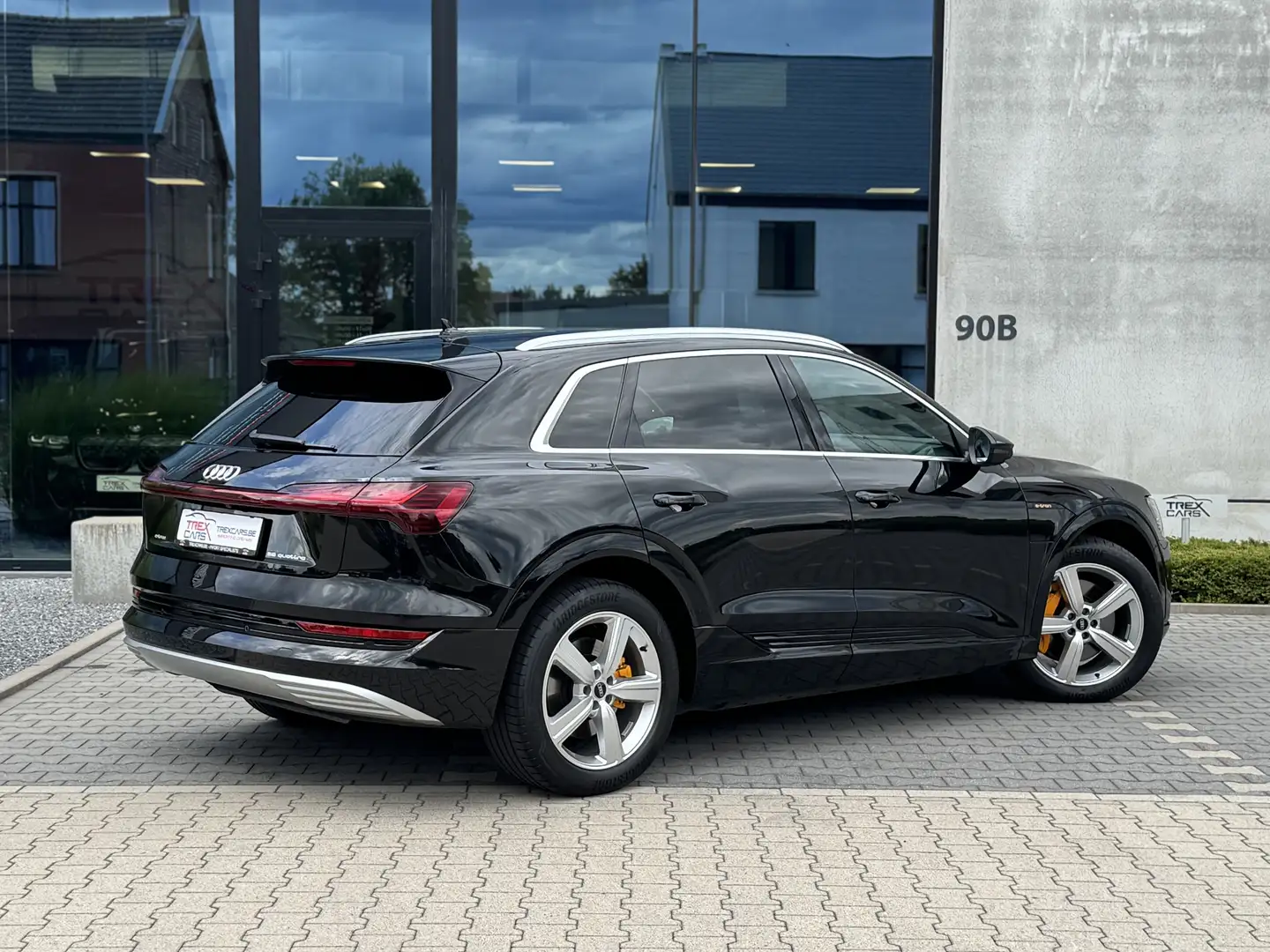 Audi e-tron 95 kWh 55 Quattro S line ACC, pano, HUD, leder Zwart - 2