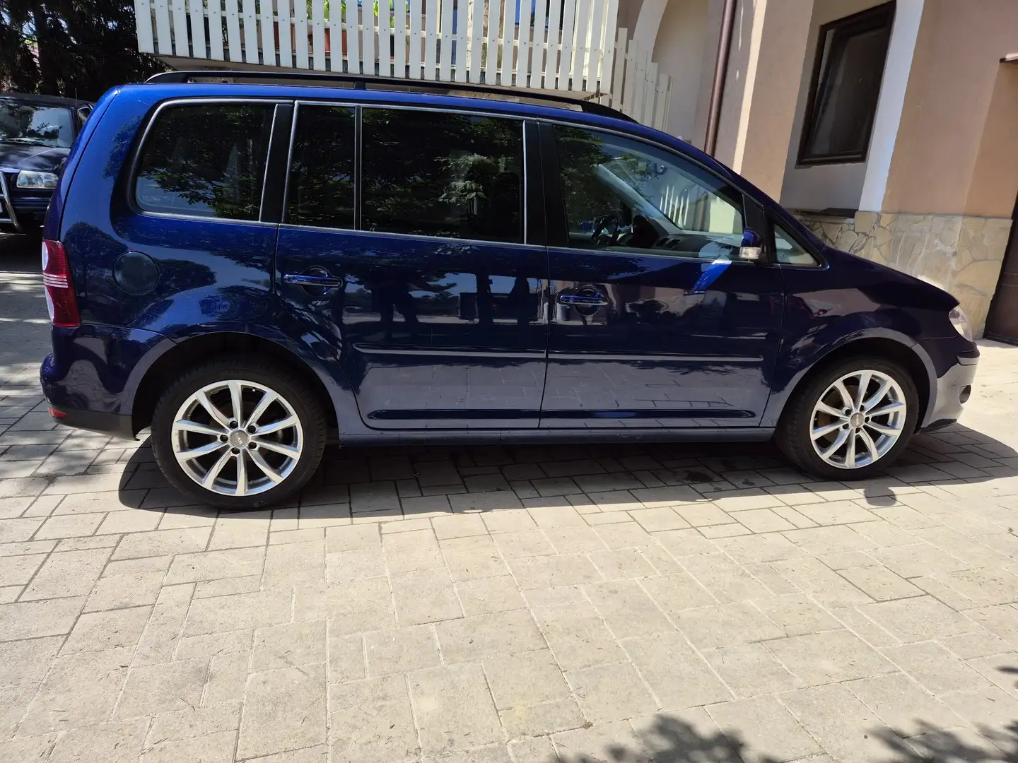 Volkswagen Touran 1.9 TDI Conceptline - 1