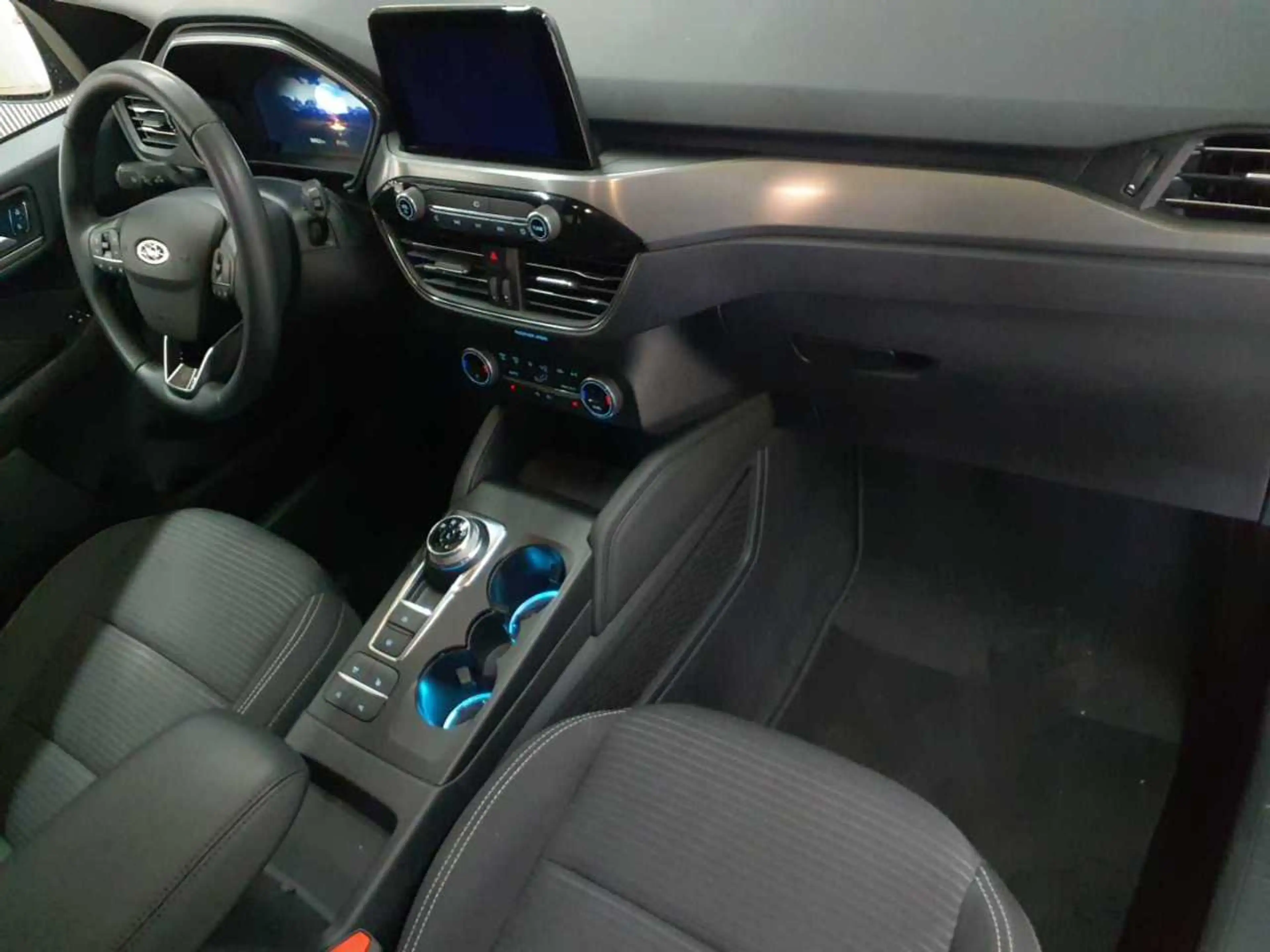 Ford Kuga Kuga 1.5 EcoBlue Aut. TITANIUM — photo 9