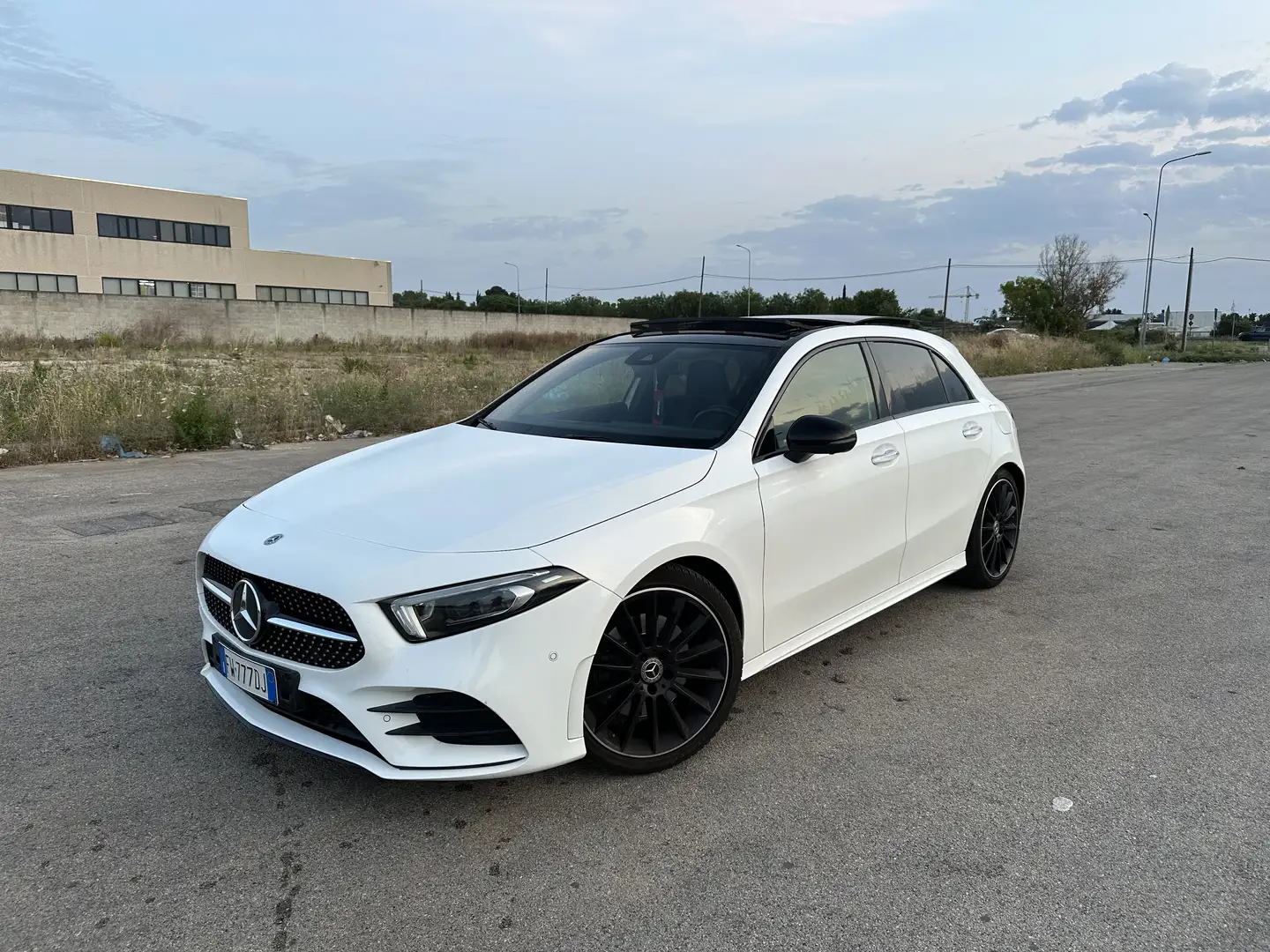 Mercedes-Benz A 220 Premium AMG FULL OPTIONAL tetto + luci ambient - 1