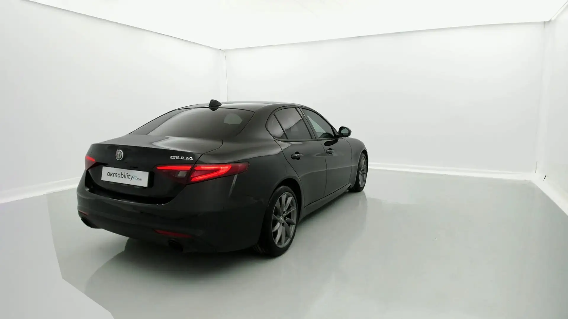 Alfa Romeo Giulia 2.2 Diesel Sprint Aut. 190 Noir - 2