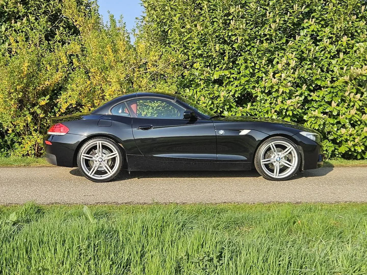 BMW Z4 Z4 sDrive23i Executive Zwart - 1