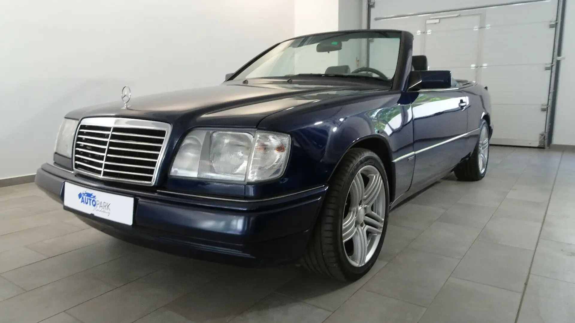 Mercedes-Benz E 200 Final Edition *Autom.* Navi*Tempomat* Albastru - 1