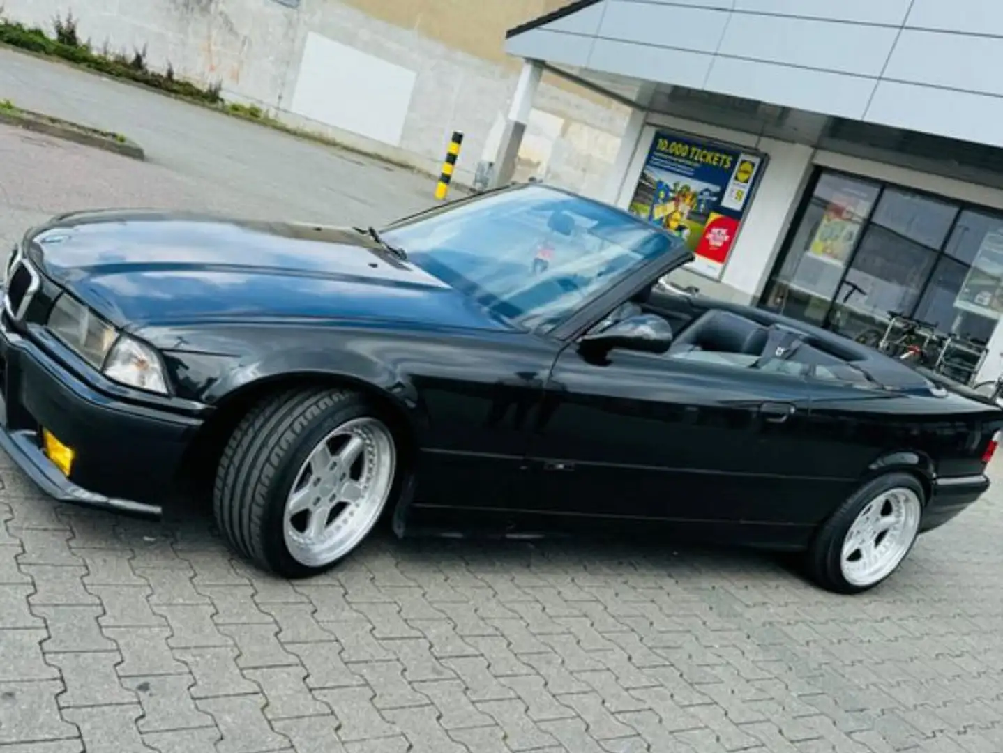 BMW 325 325i Noir - 1