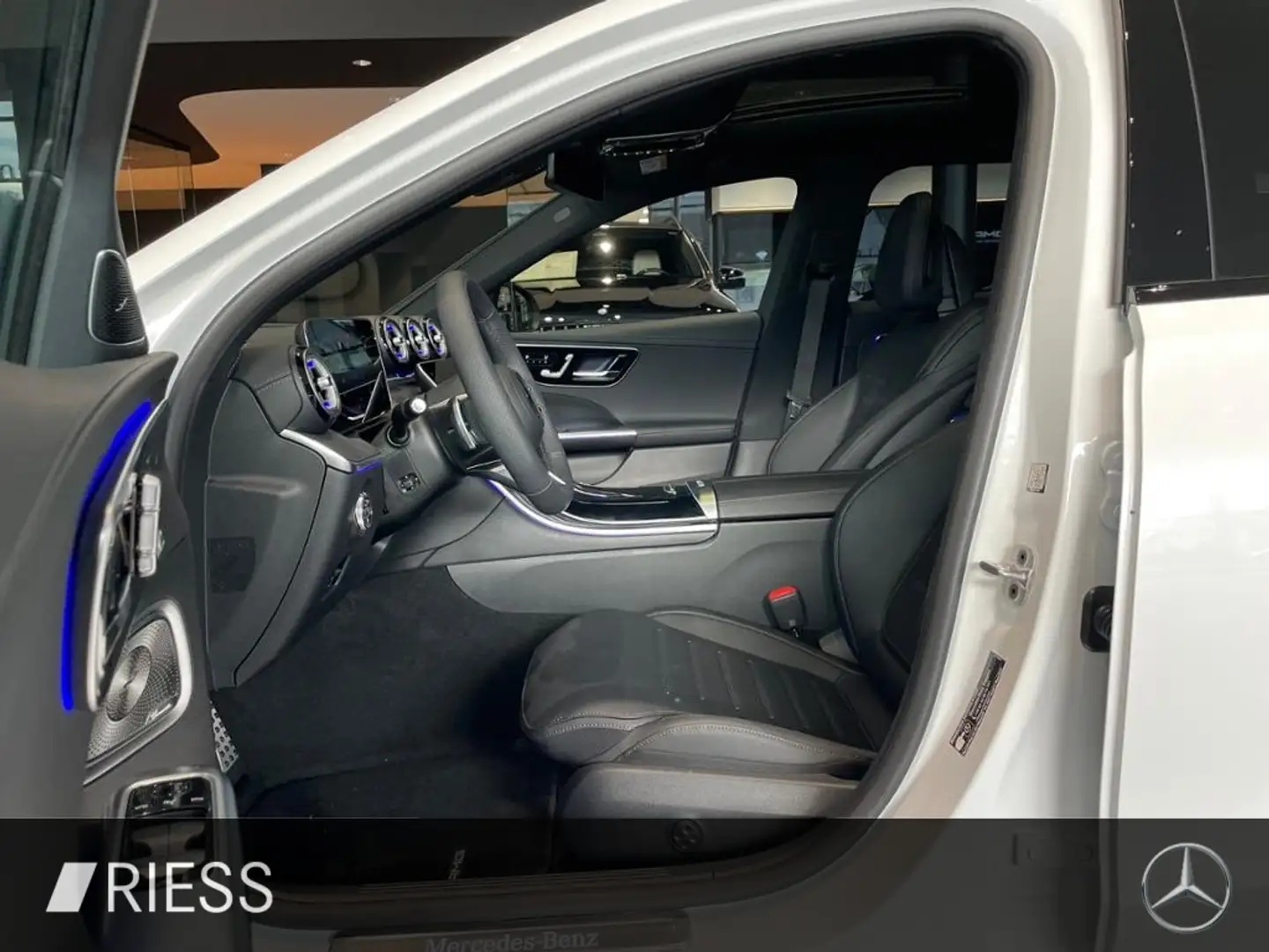 Mercedes-Benz C 220 d T 4M AMG+PANO+AHK+DISTR+KEYL+DIGI L+MEM+ Blanc - 2