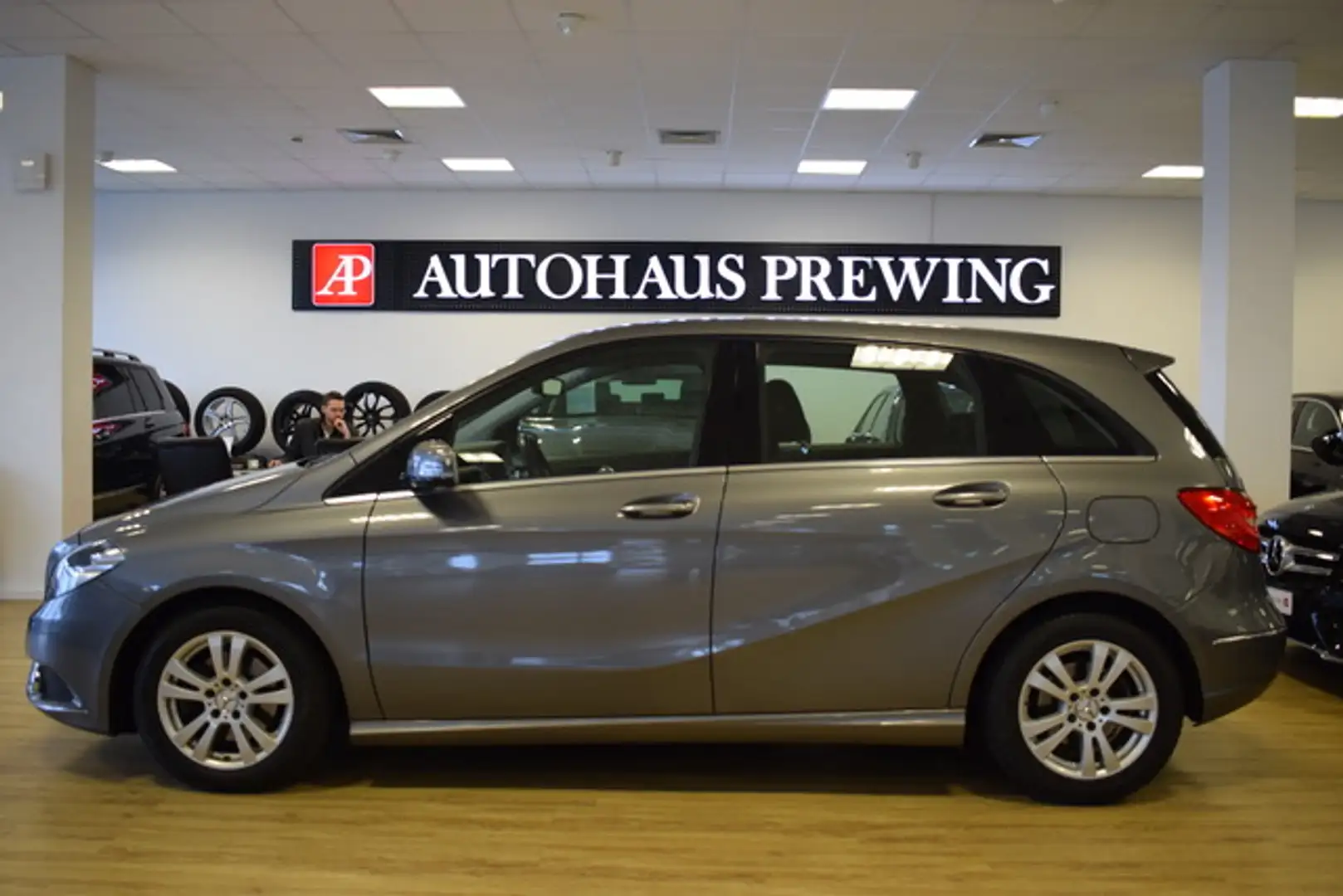 Mercedes-Benz B 200 CDI NAVI/ PDC/ KLIMAAUTOM./ AHK/ 1.BESITZ Gris - 2