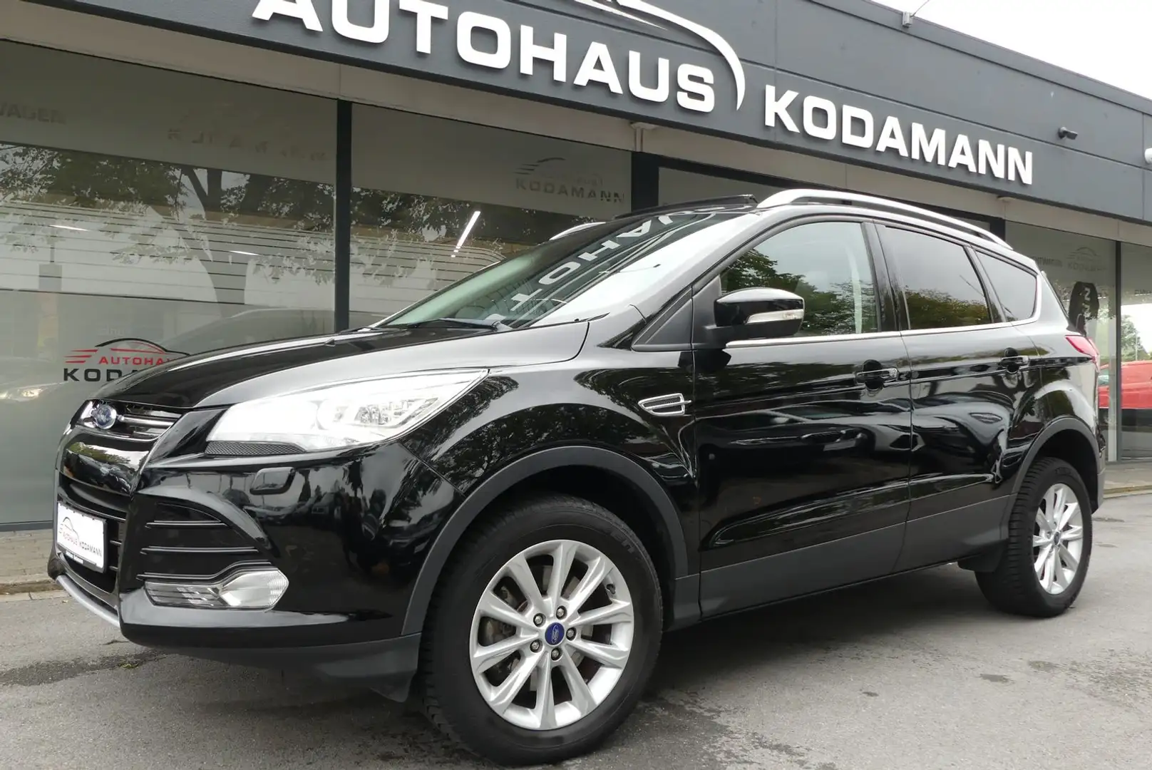 Ford Kuga Titanium 4x4 2.0 TDI*Allwetter*SHZ*Panorama Zwart - 1
