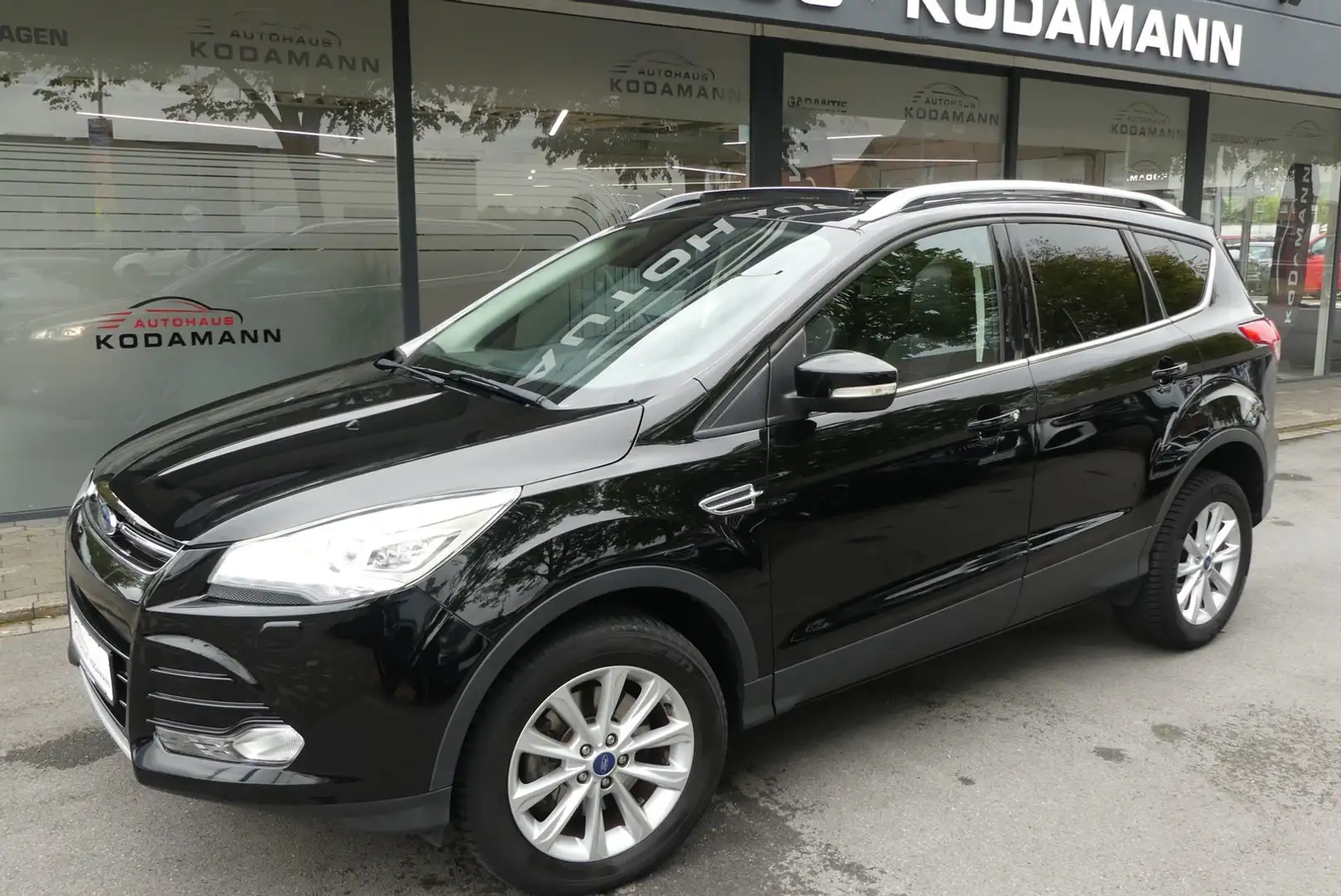 Ford Kuga Titanium 4x4 2.0 TDI*Allwetter*SHZ*Panorama Zwart - 2