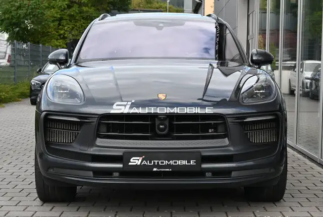 Porsche Macan view 8