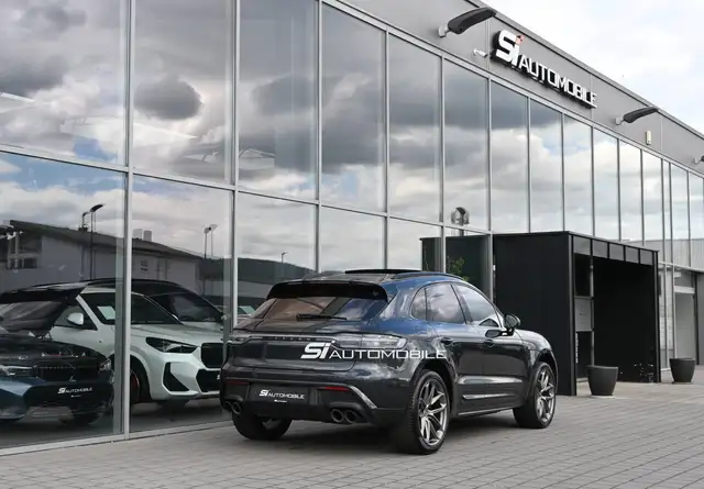 Porsche Macan view 5