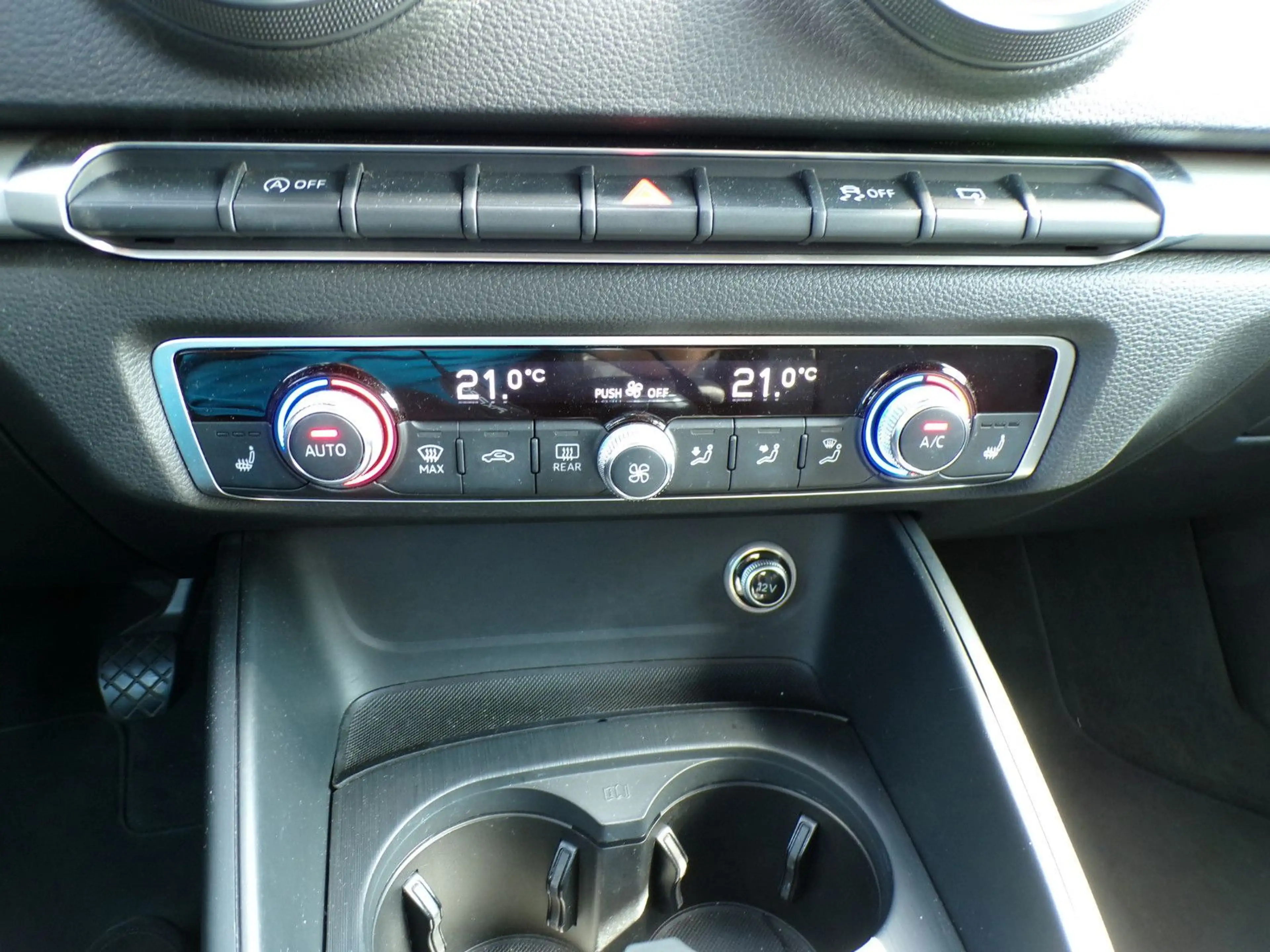 Audi A3 Sportback — photo 13